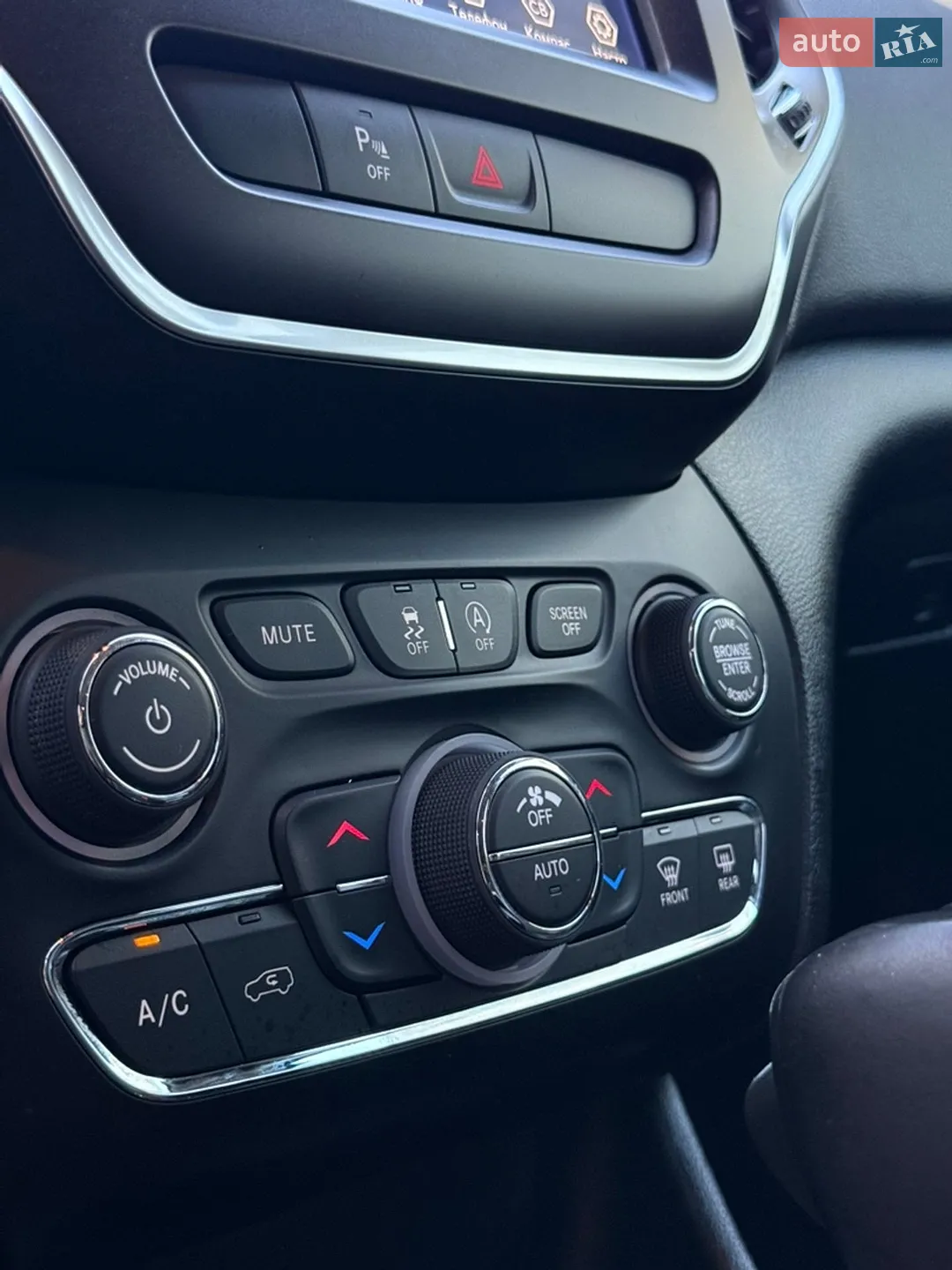 2018 Jeep Cherokee - мініатюра 27