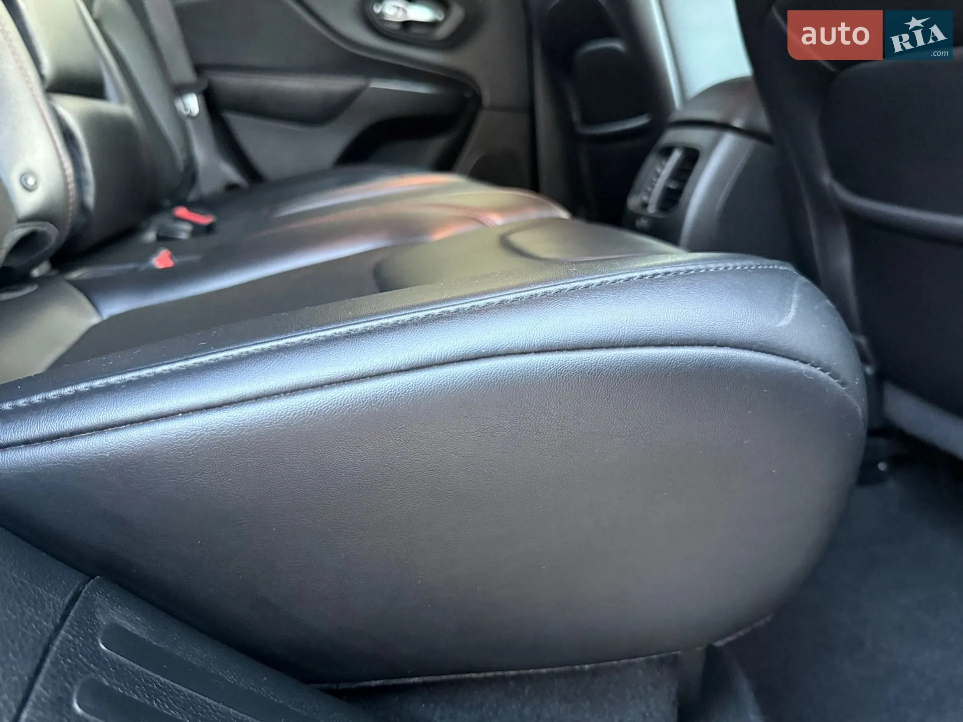 2018 Jeep Cherokee - мініатюра 31
