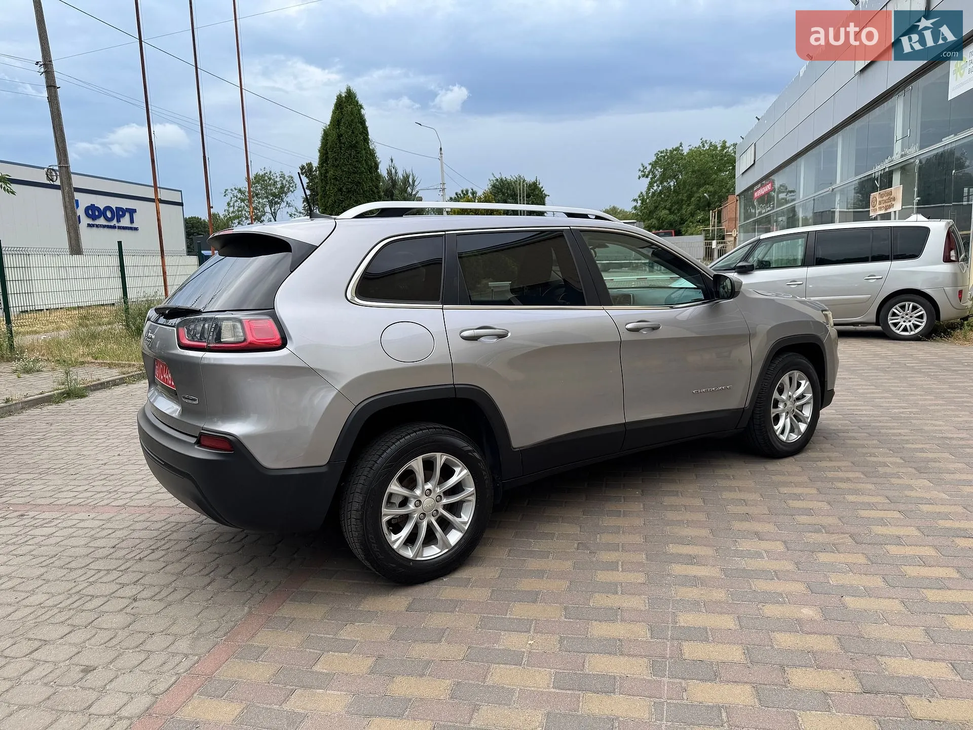 2018 Jeep Cherokee - мініатюра 11