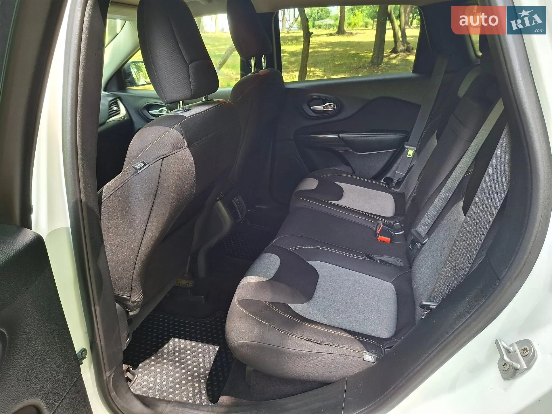 2016 Jeep Cherokee - мініатюра 18