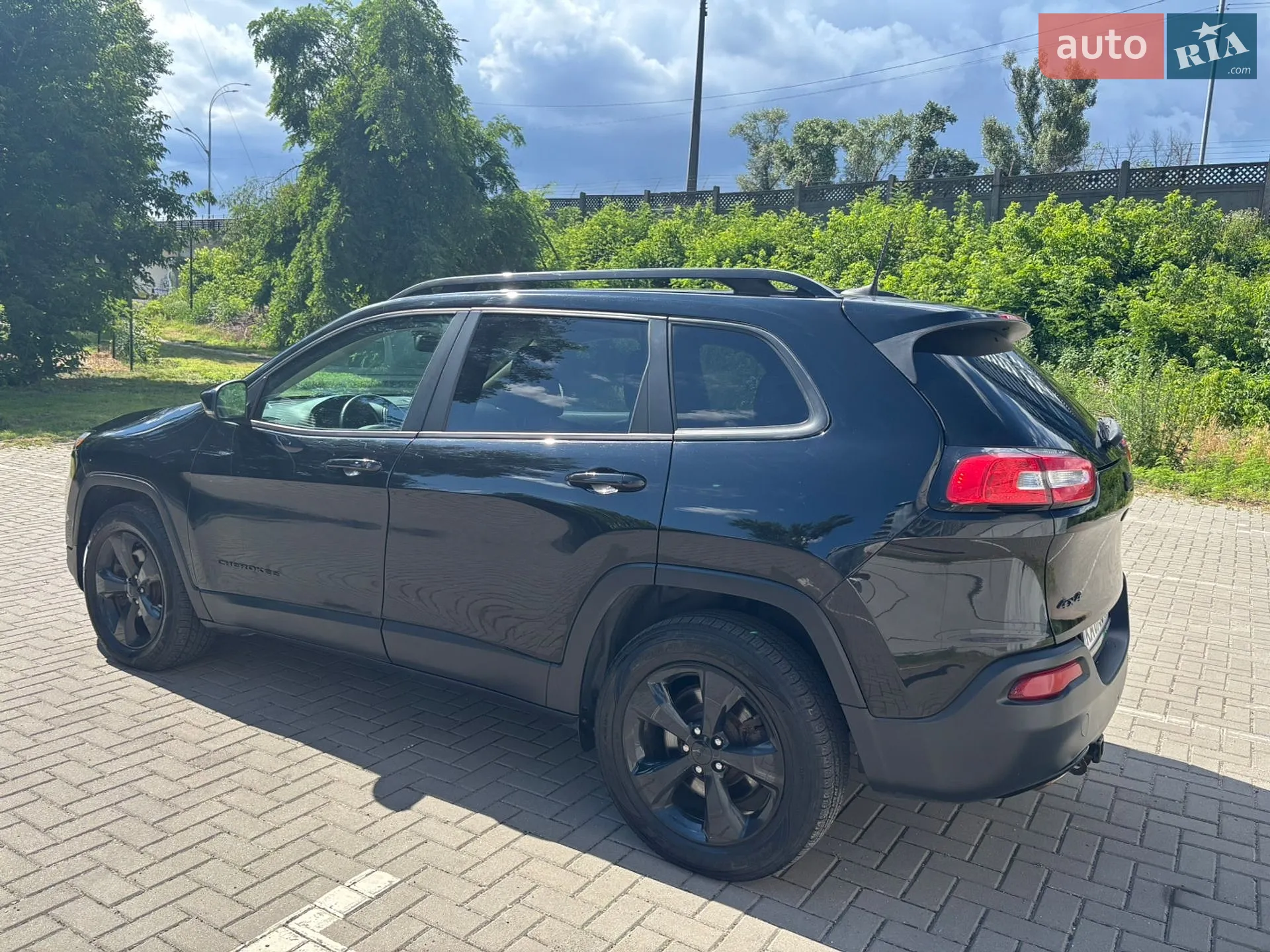 2016 Jeep Cherokee - мініатюра 14