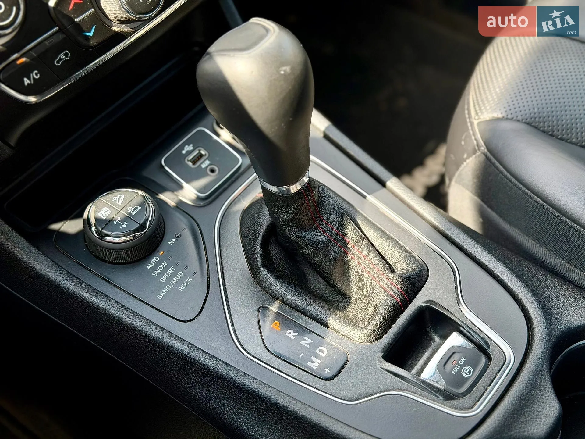 2018 Jeep Cherokee - мініатюра 21