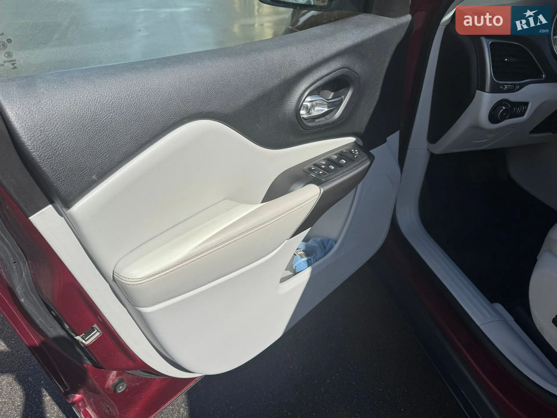 2021 Jeep Cherokee - мініатюра 14