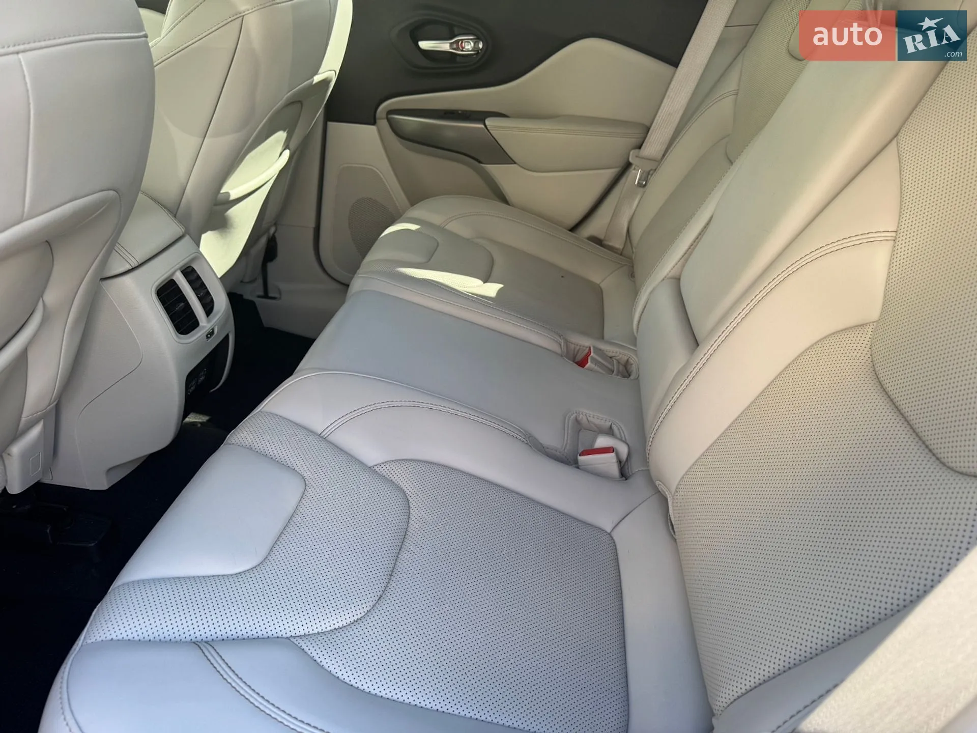 2021 Jeep Cherokee - мініатюра 18