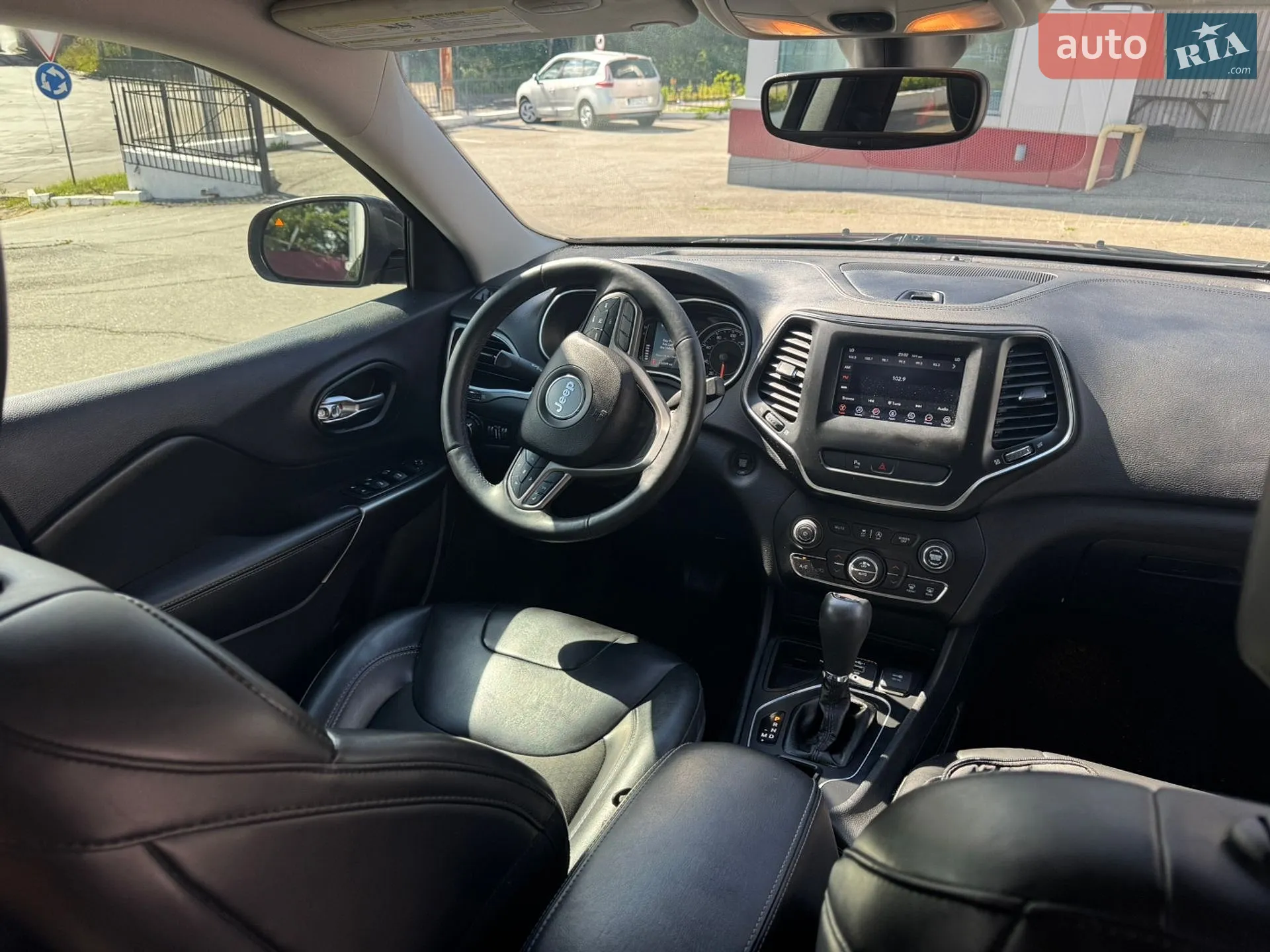 2018 Jeep Cherokee - мініатюра 14