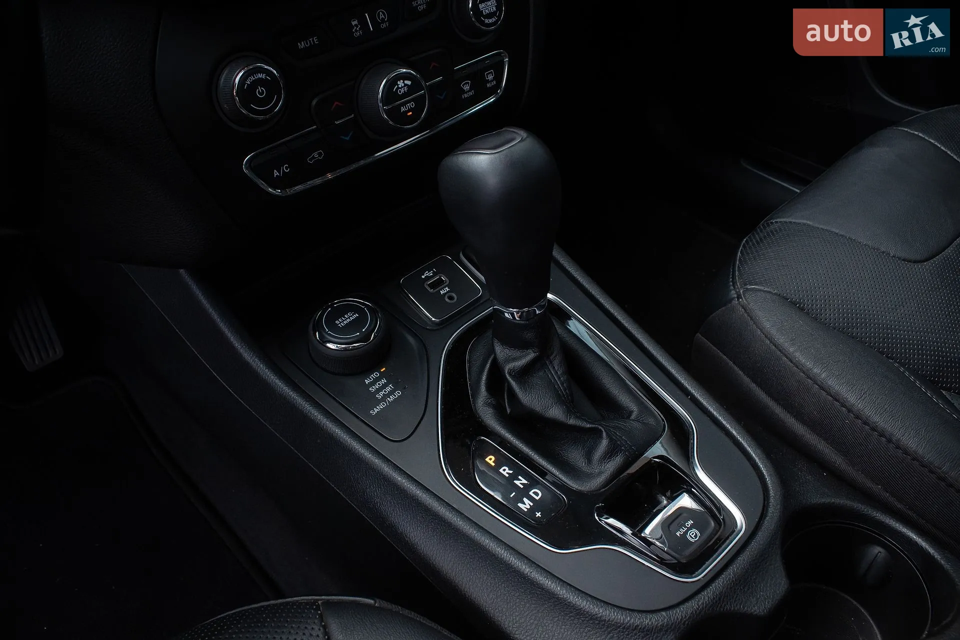 2020 Jeep Cherokee - мініатюра 25