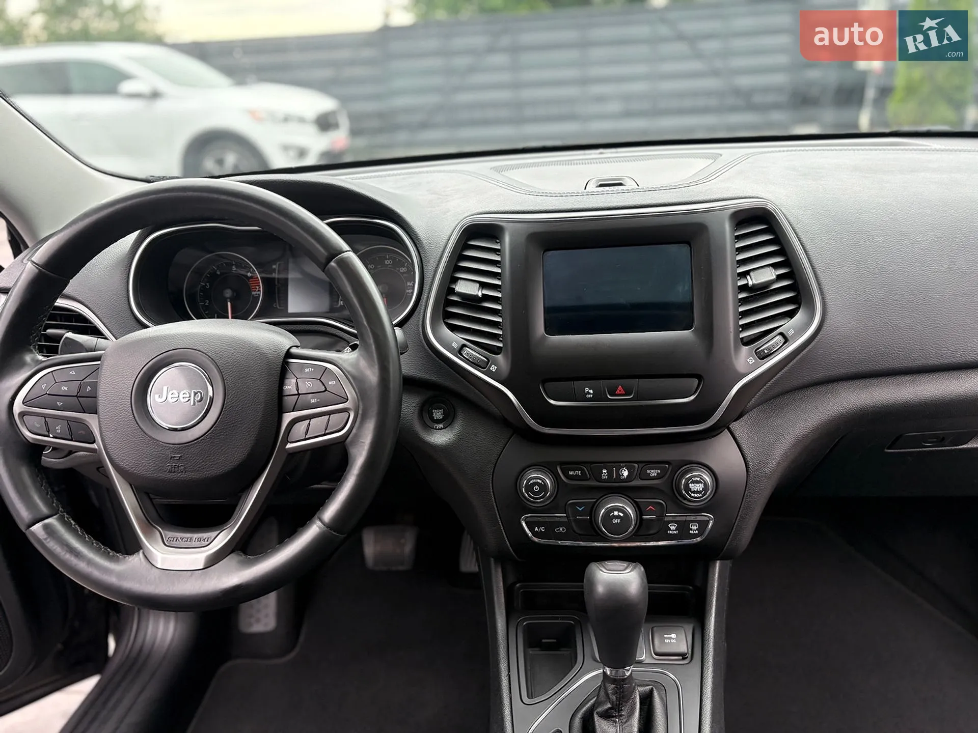 2019 Jeep Cherokee - мініатюра 25