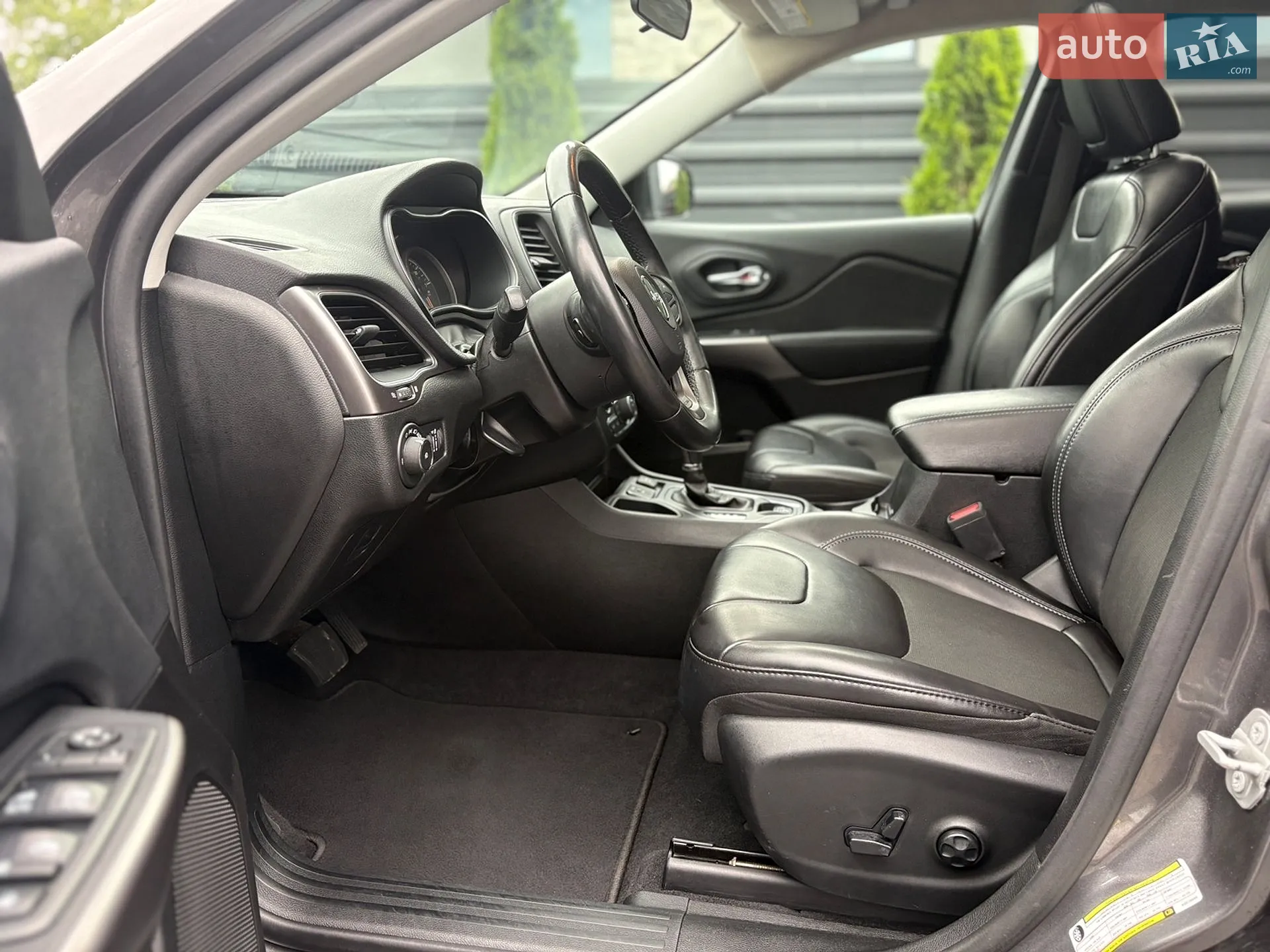 2019 Jeep Cherokee - мініатюра 34