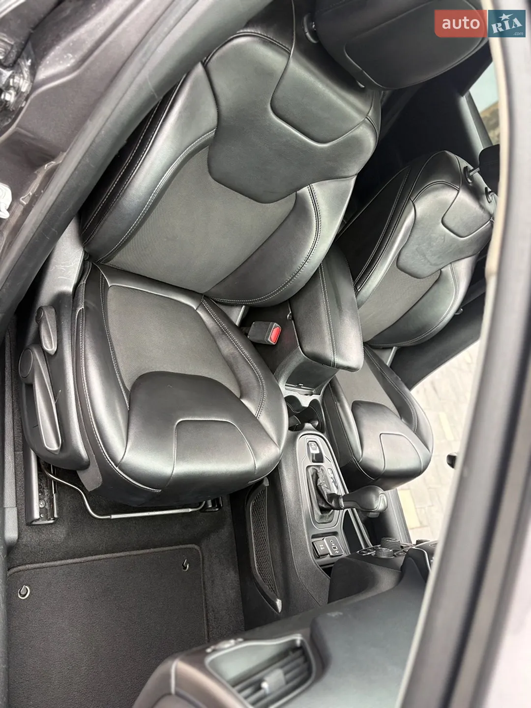 2019 Jeep Cherokee - мініатюра 37
