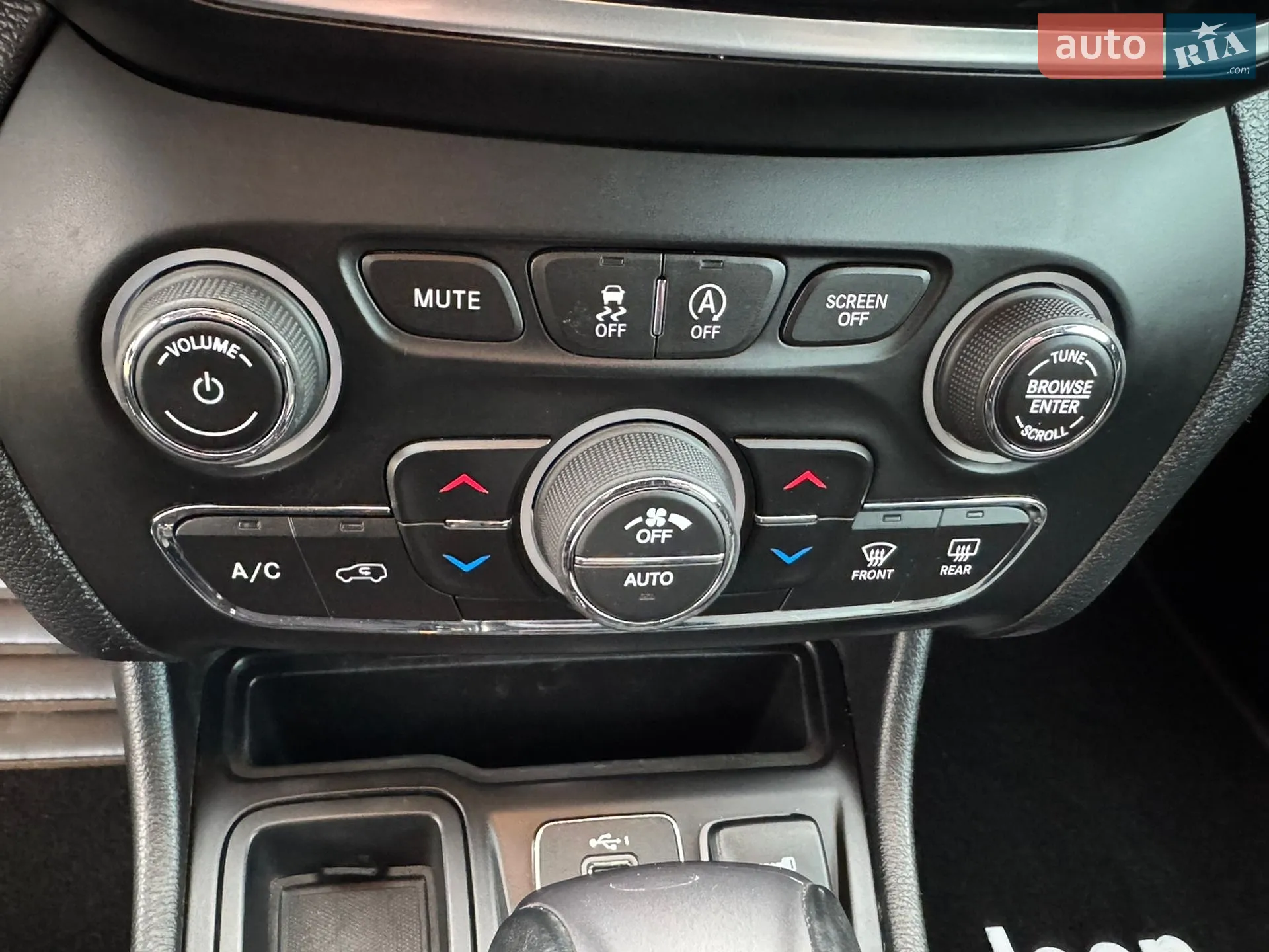 2019 Jeep Cherokee - мініатюра 38