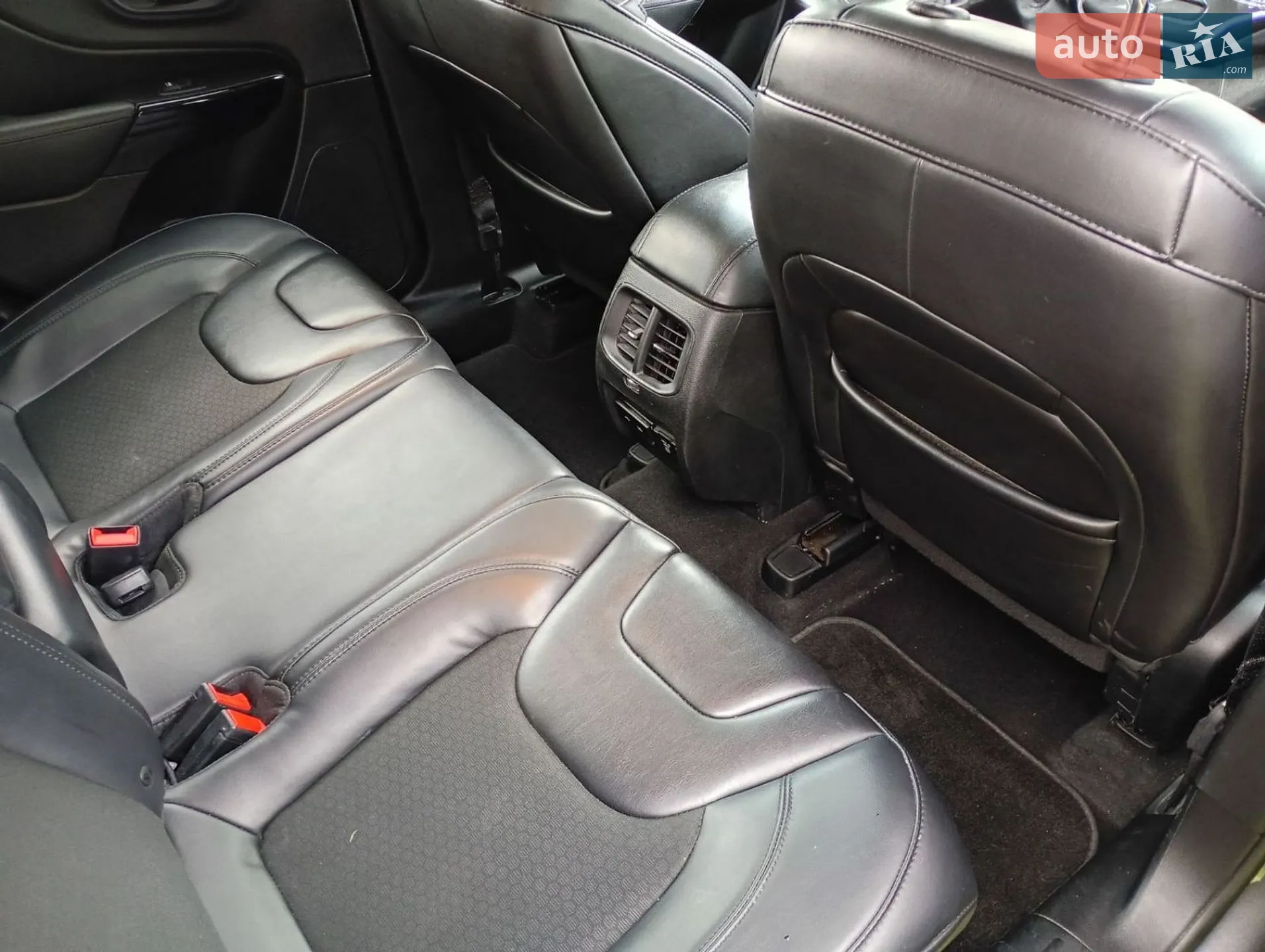 2019 Jeep Cherokee - мініатюра 9