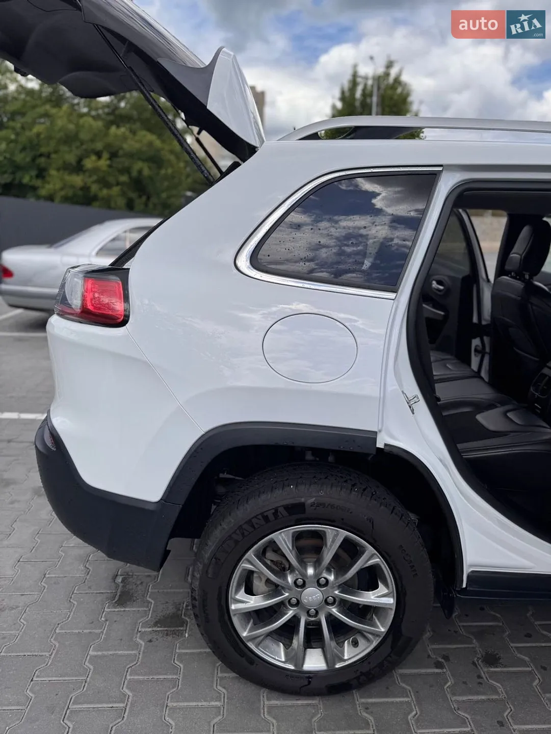 2020 Jeep Cherokee - мініатюра 6