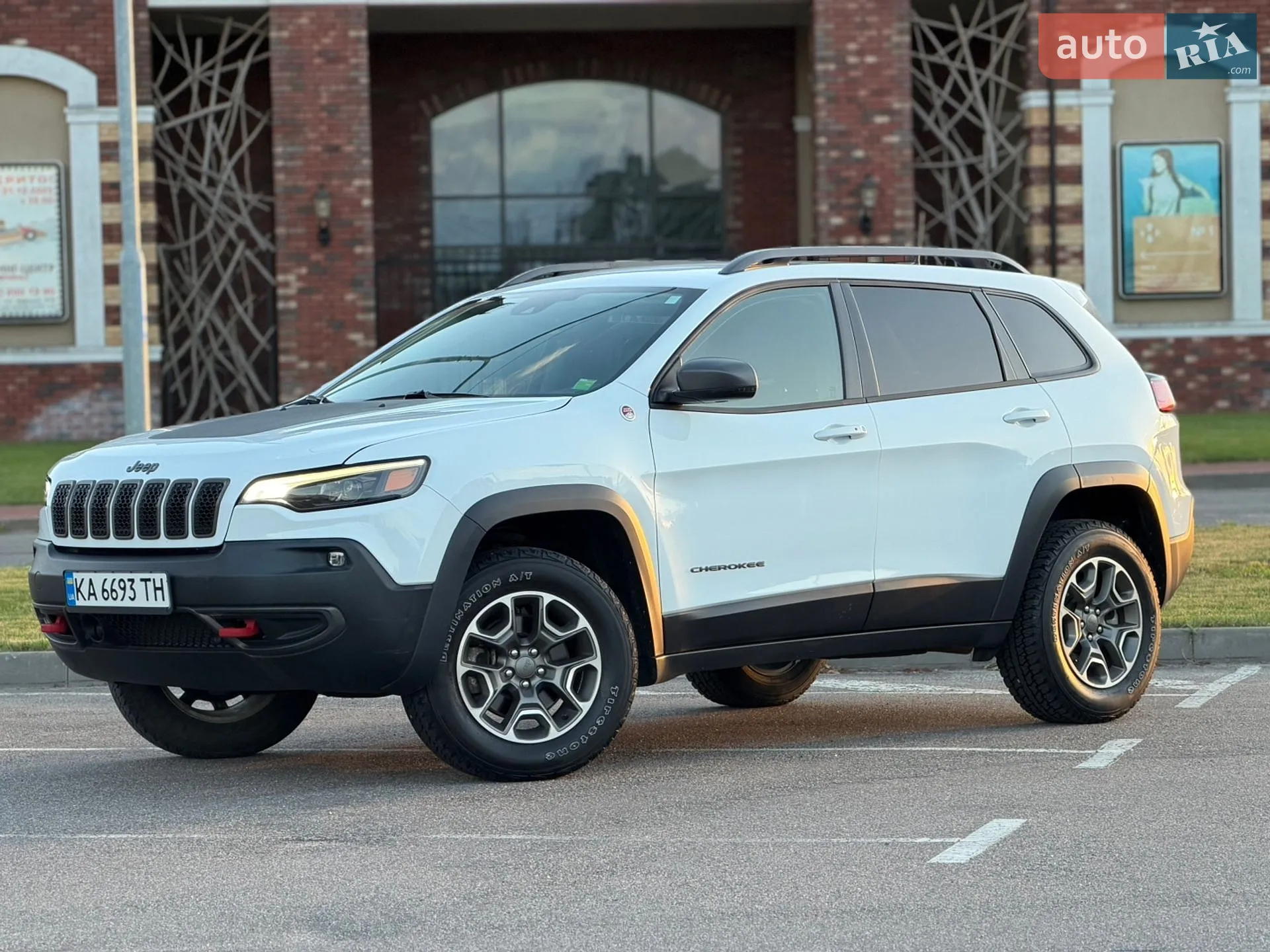 2021 Jeep Cherokee - мініатюра 3