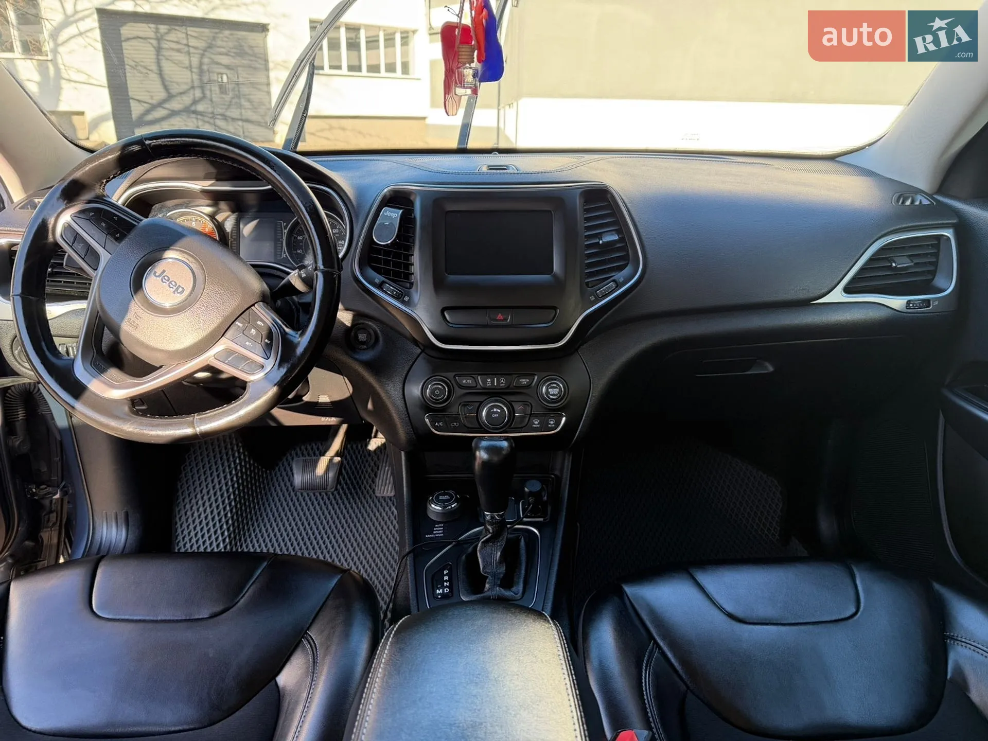 2019 Jeep Cherokee - мініатюра 17