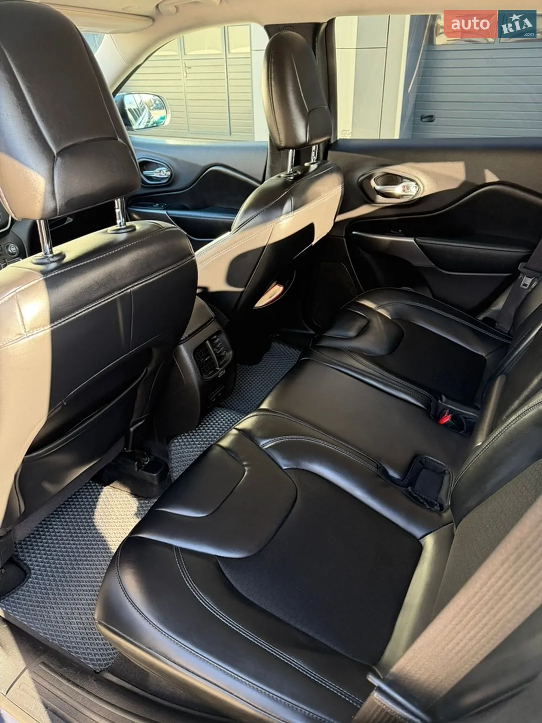 2019 Jeep Cherokee - мініатюра 21