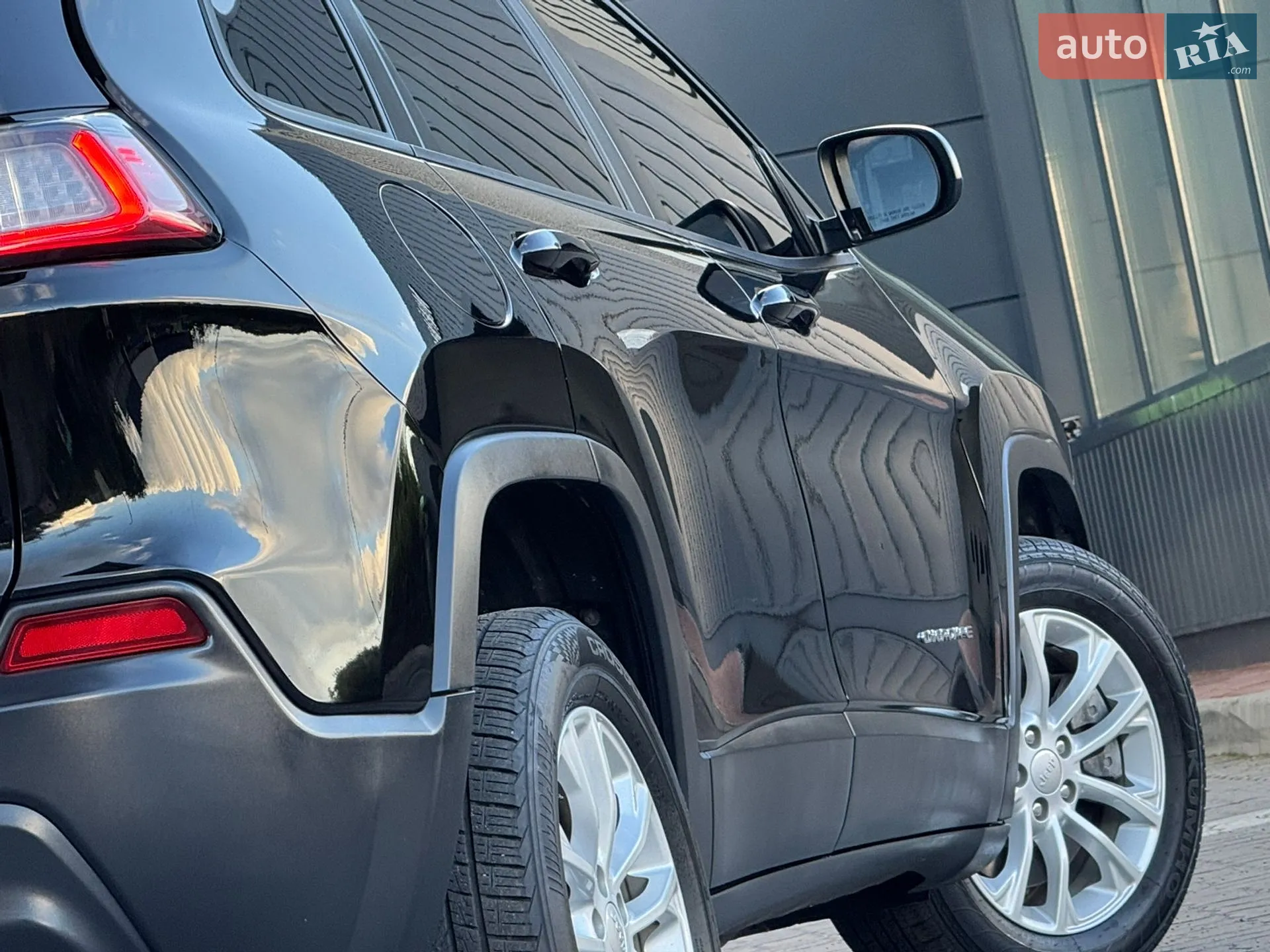 2020 Jeep Cherokee - мініатюра 35