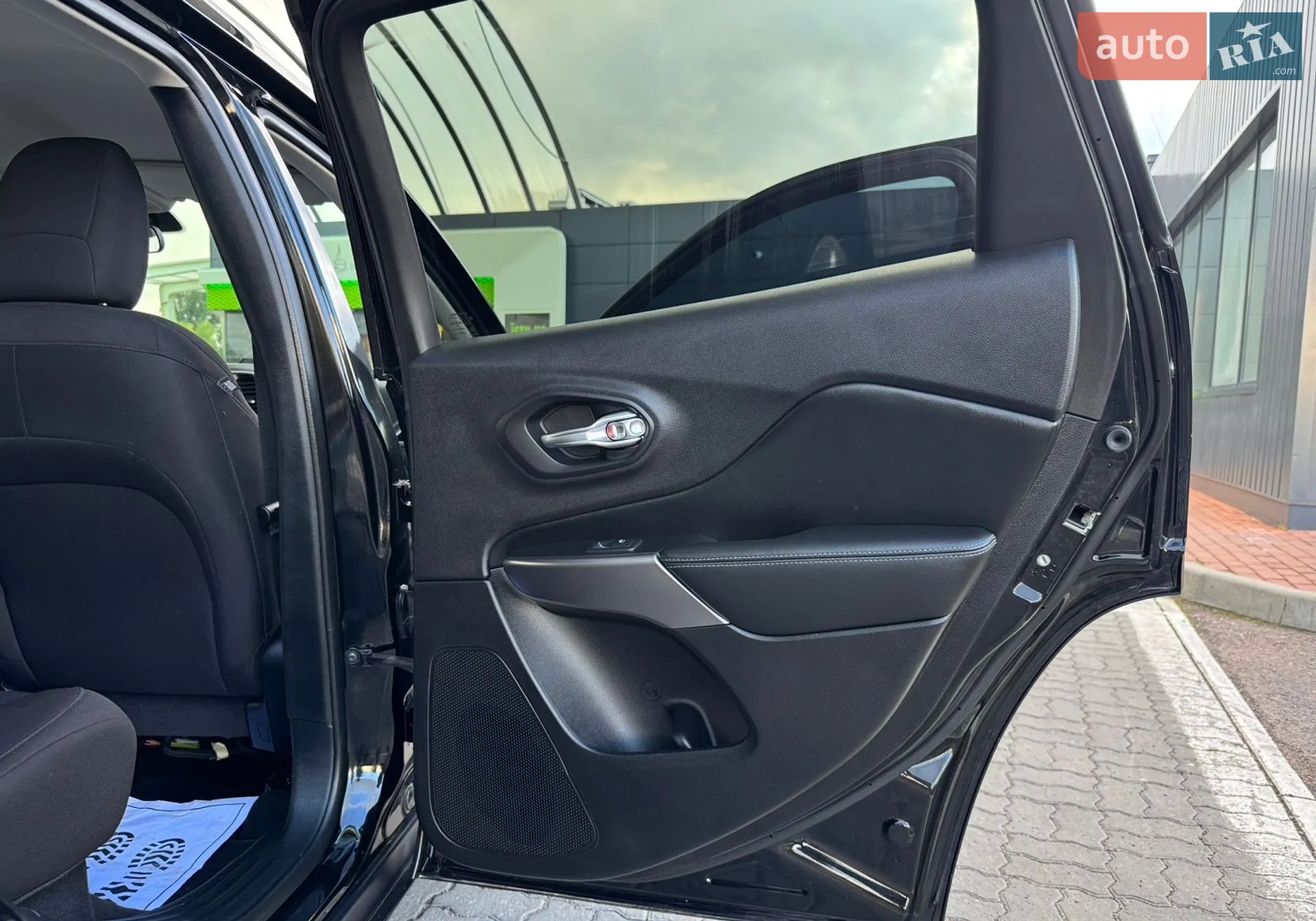 2020 Jeep Cherokee - мініатюра 52