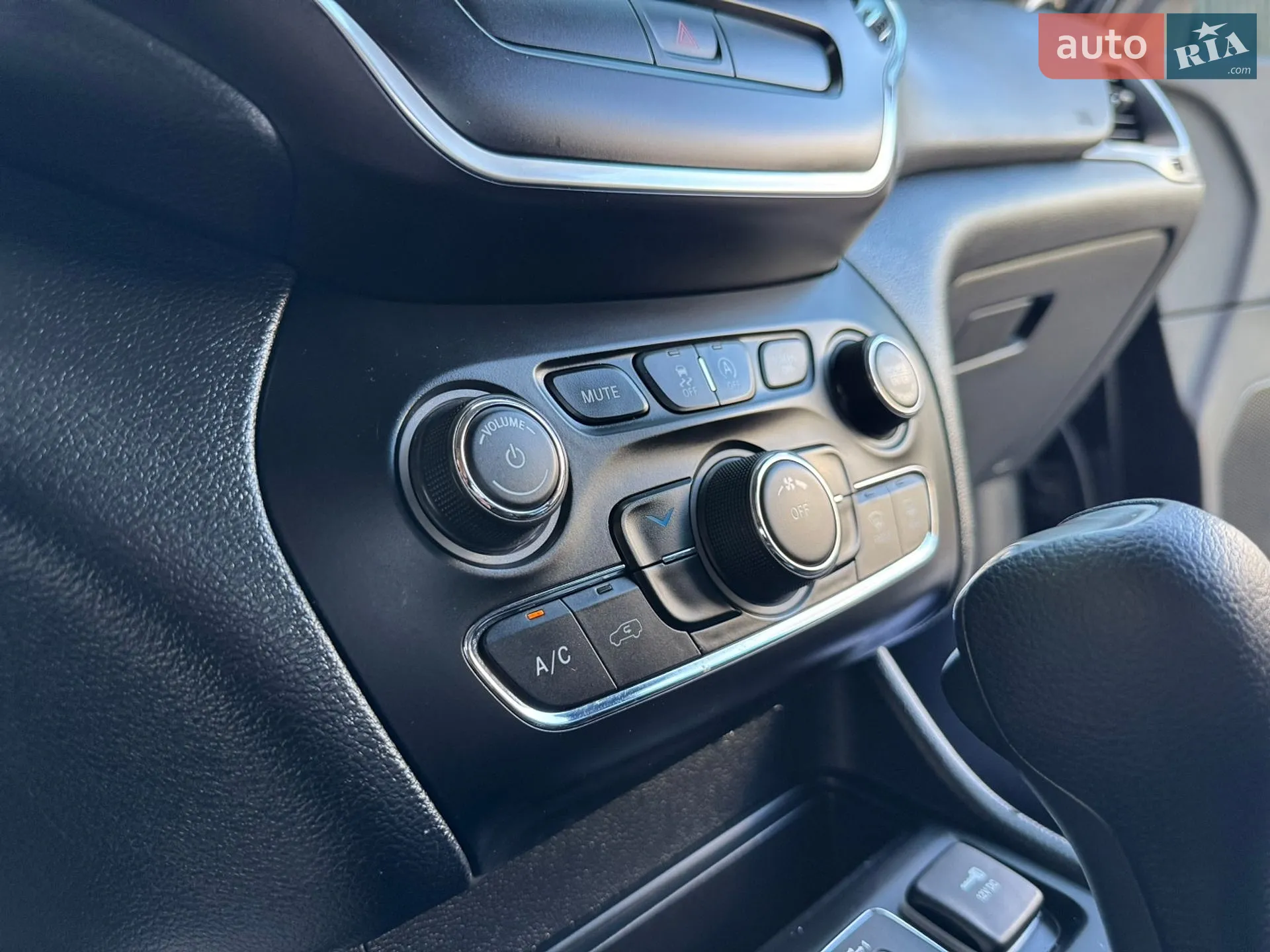 2020 Jeep Cherokee - мініатюра 83