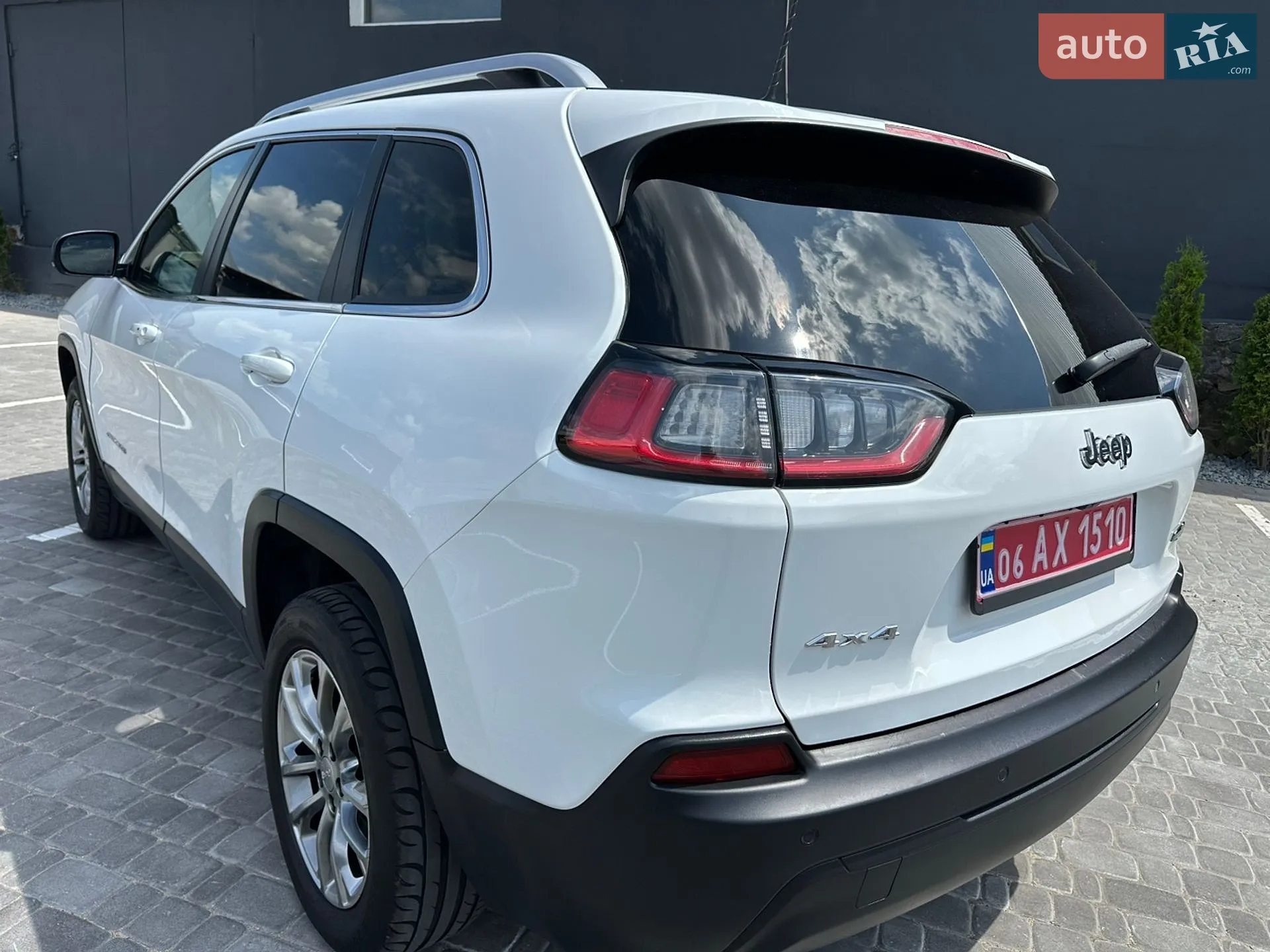 2020 Jeep Cherokee - мініатюра 12