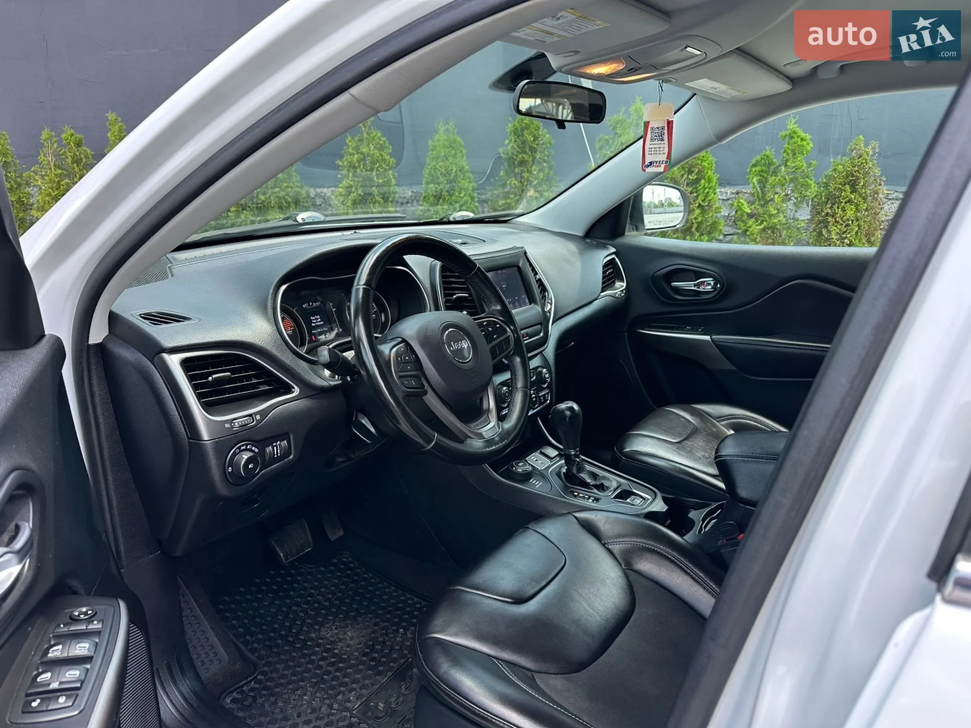 2020 Jeep Cherokee - мініатюра 15