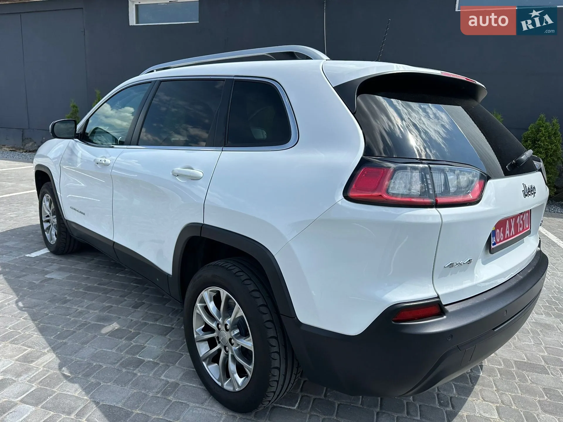 2020 Jeep Cherokee - мініатюра 13
