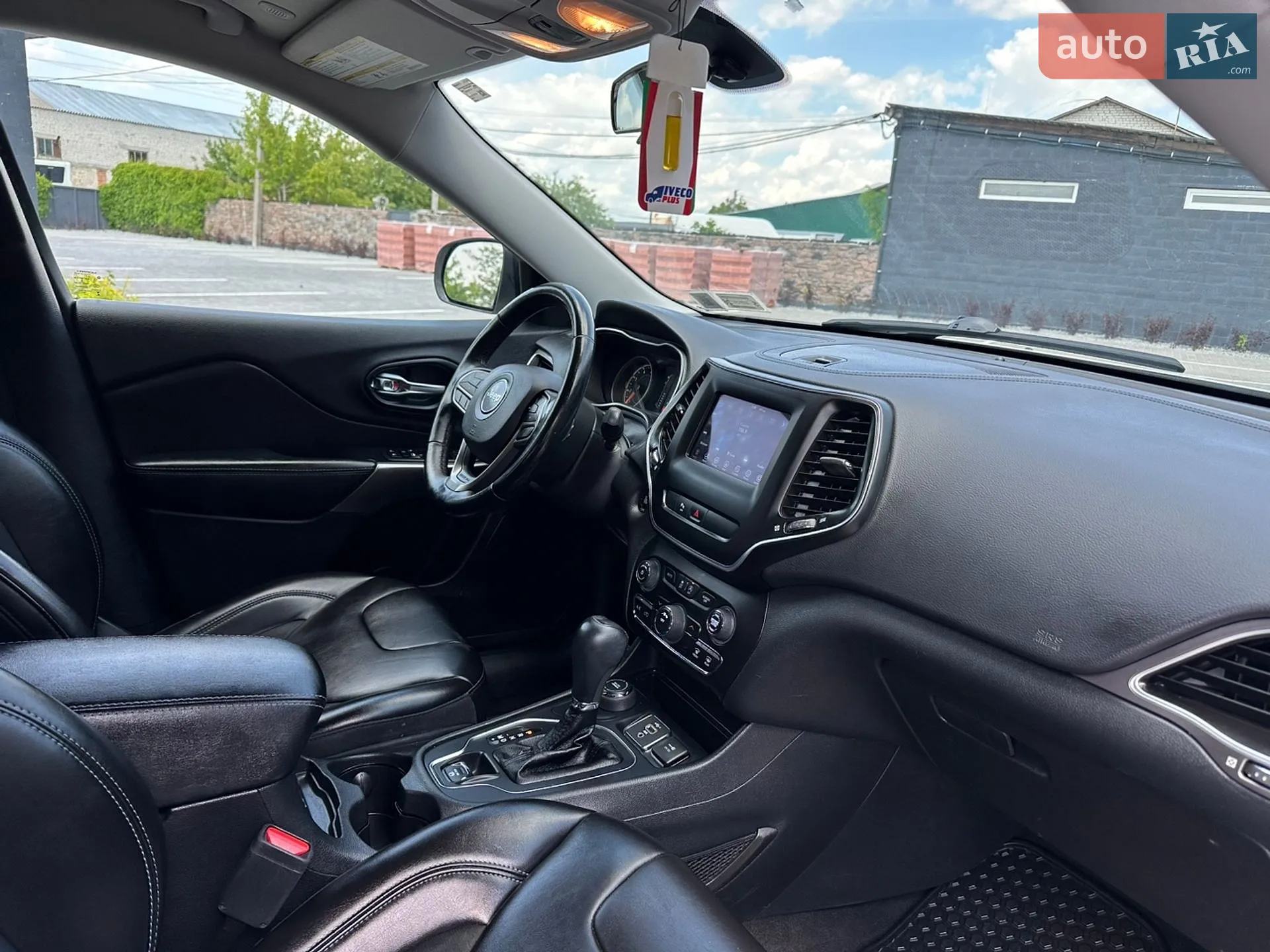 2020 Jeep Cherokee - мініатюра 24