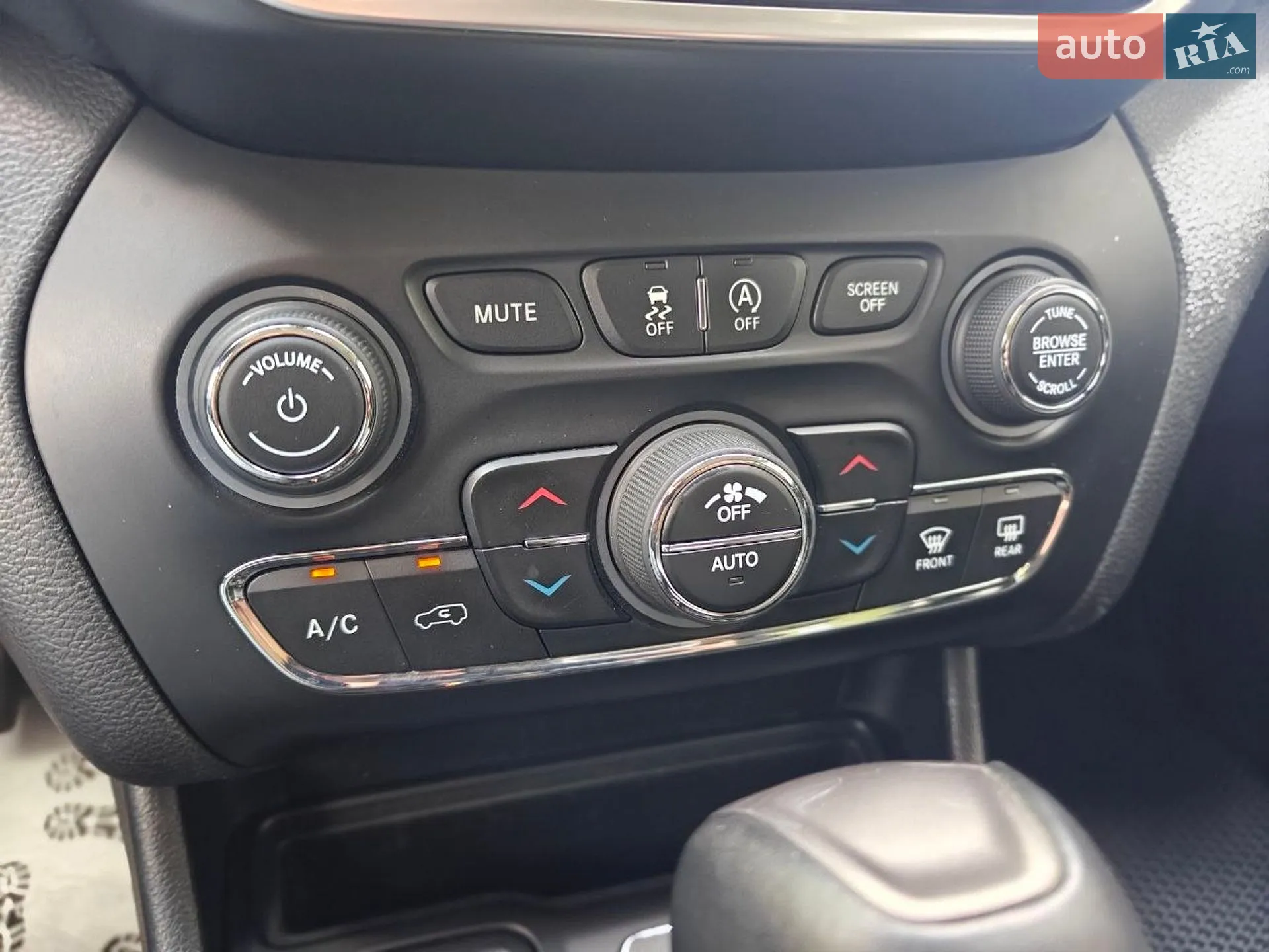 2018 Jeep Cherokee - мініатюра 32