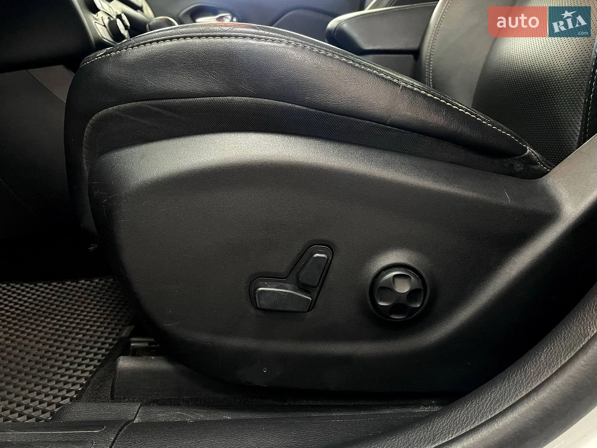 2014 Jeep Cherokee - мініатюра 15