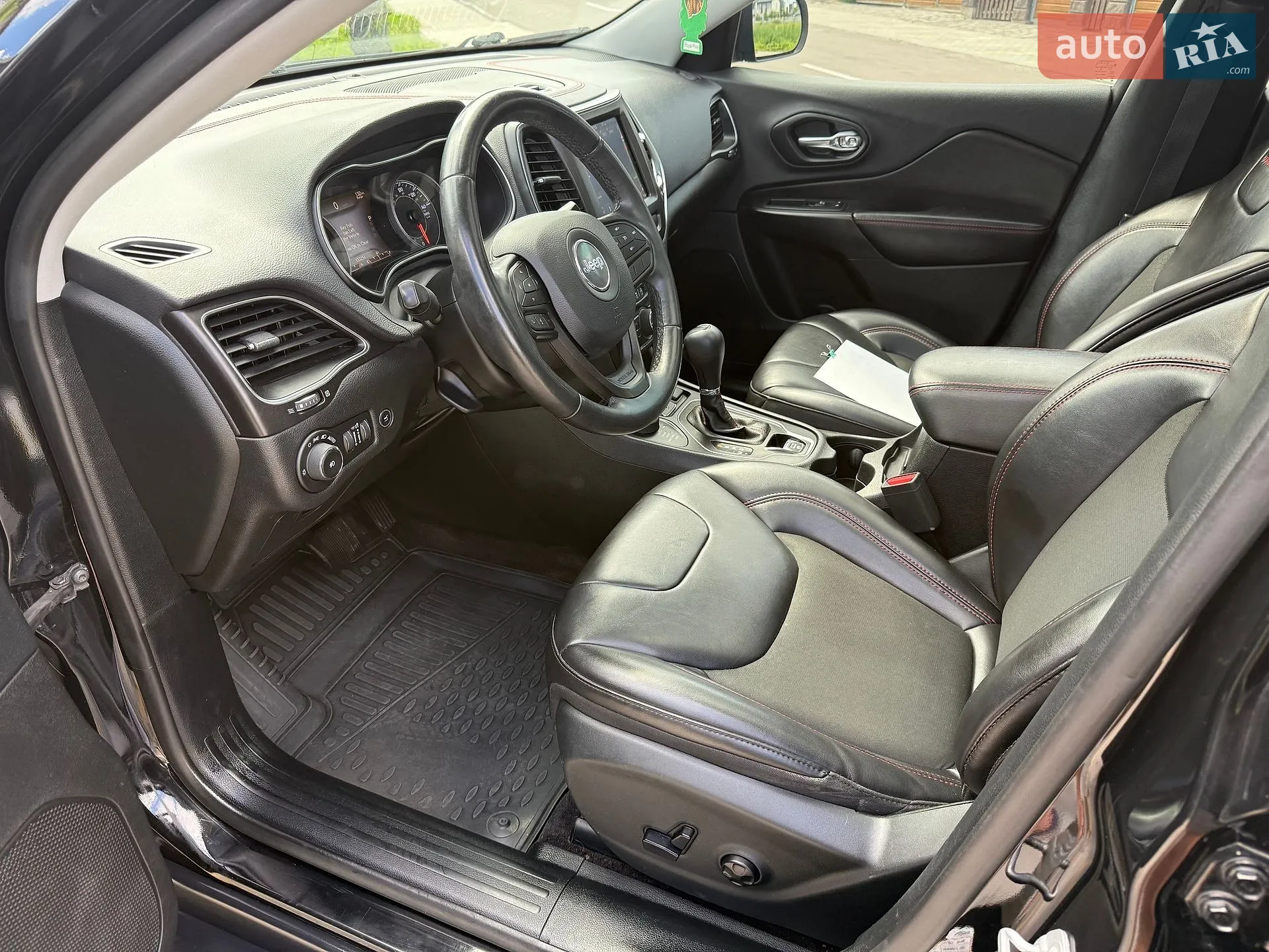2018 Jeep Cherokee - мініатюра 29