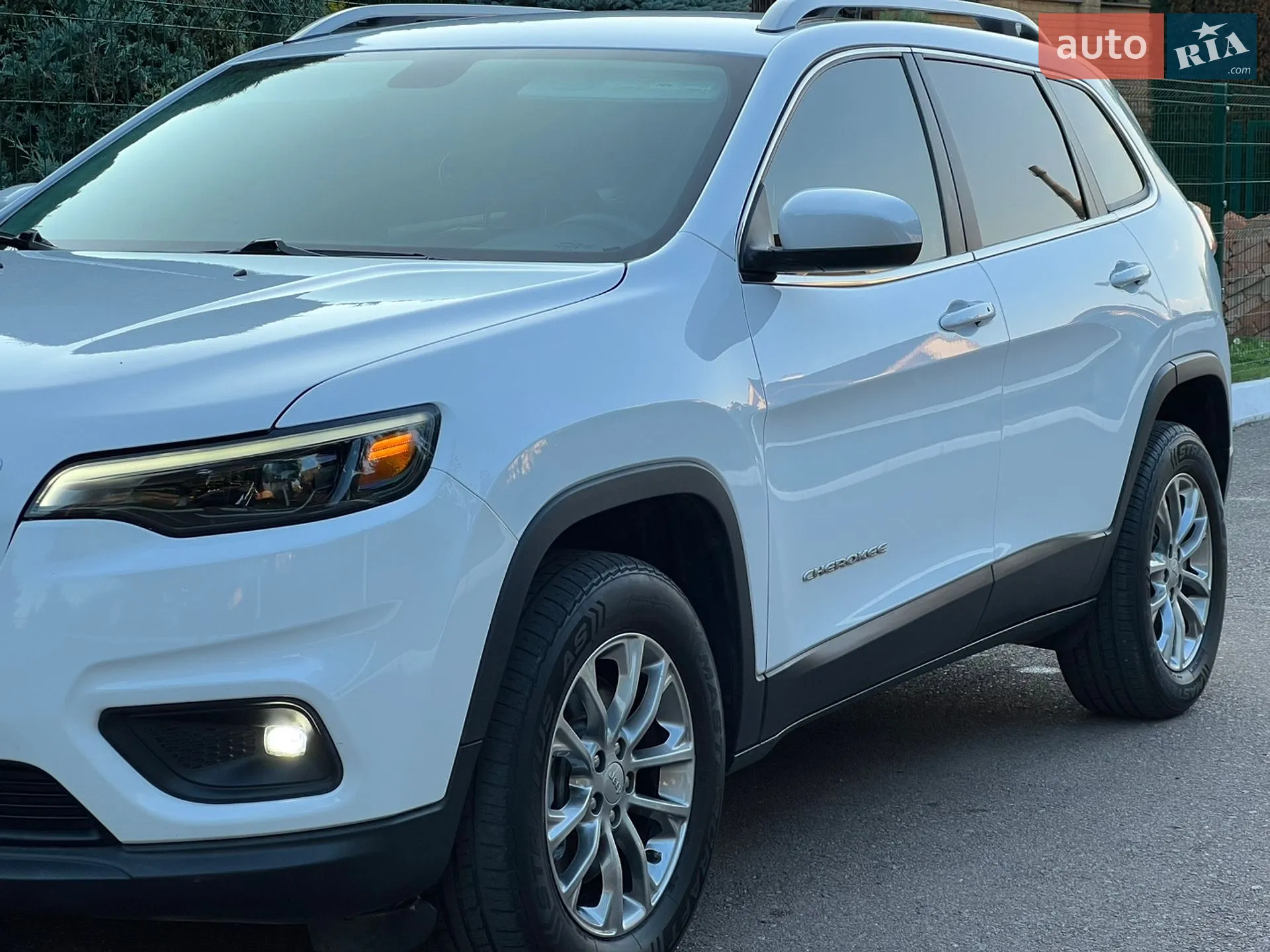 2019 Jeep Cherokee - мініатюра 10