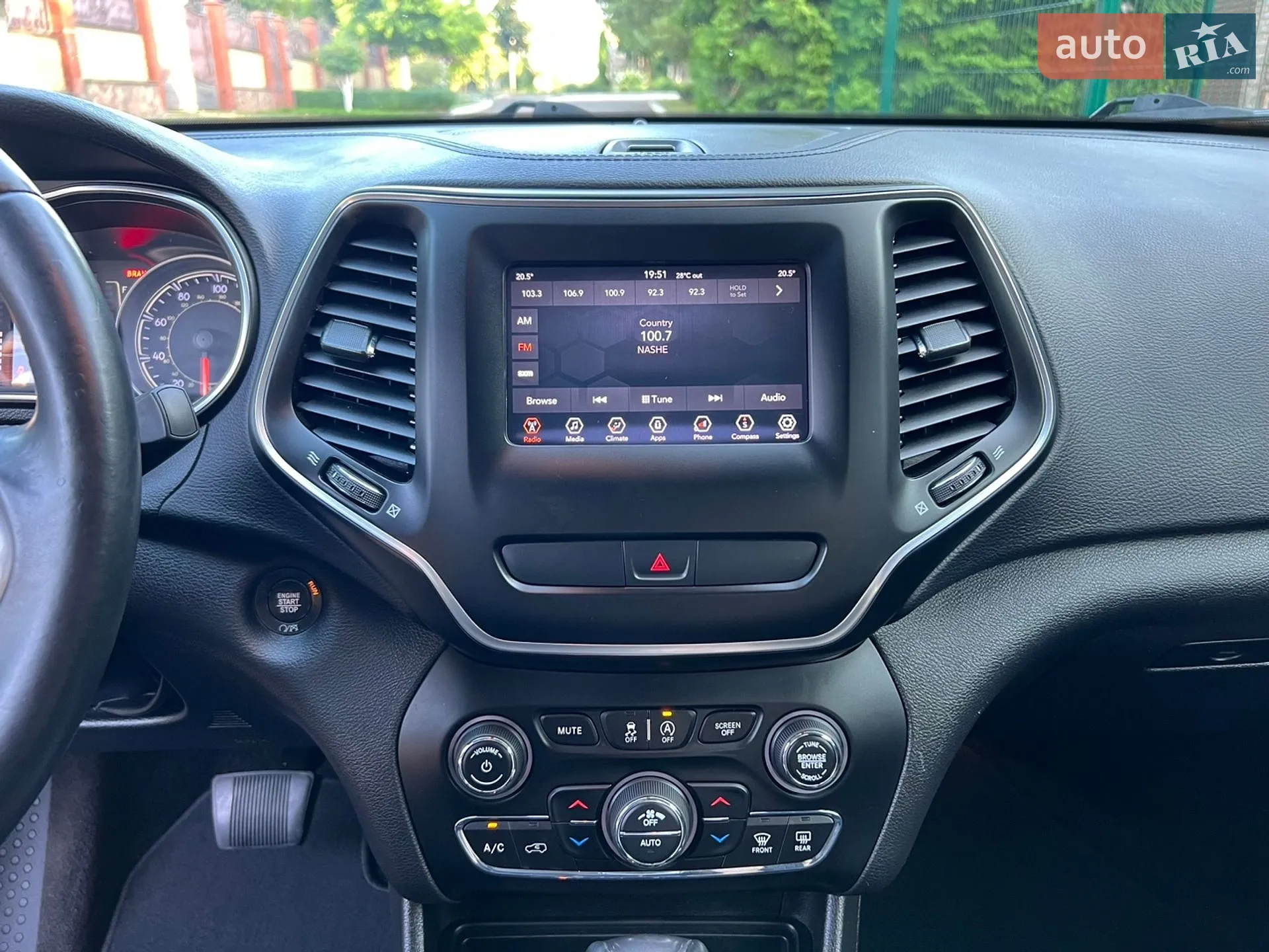 2019 Jeep Cherokee - мініатюра 37