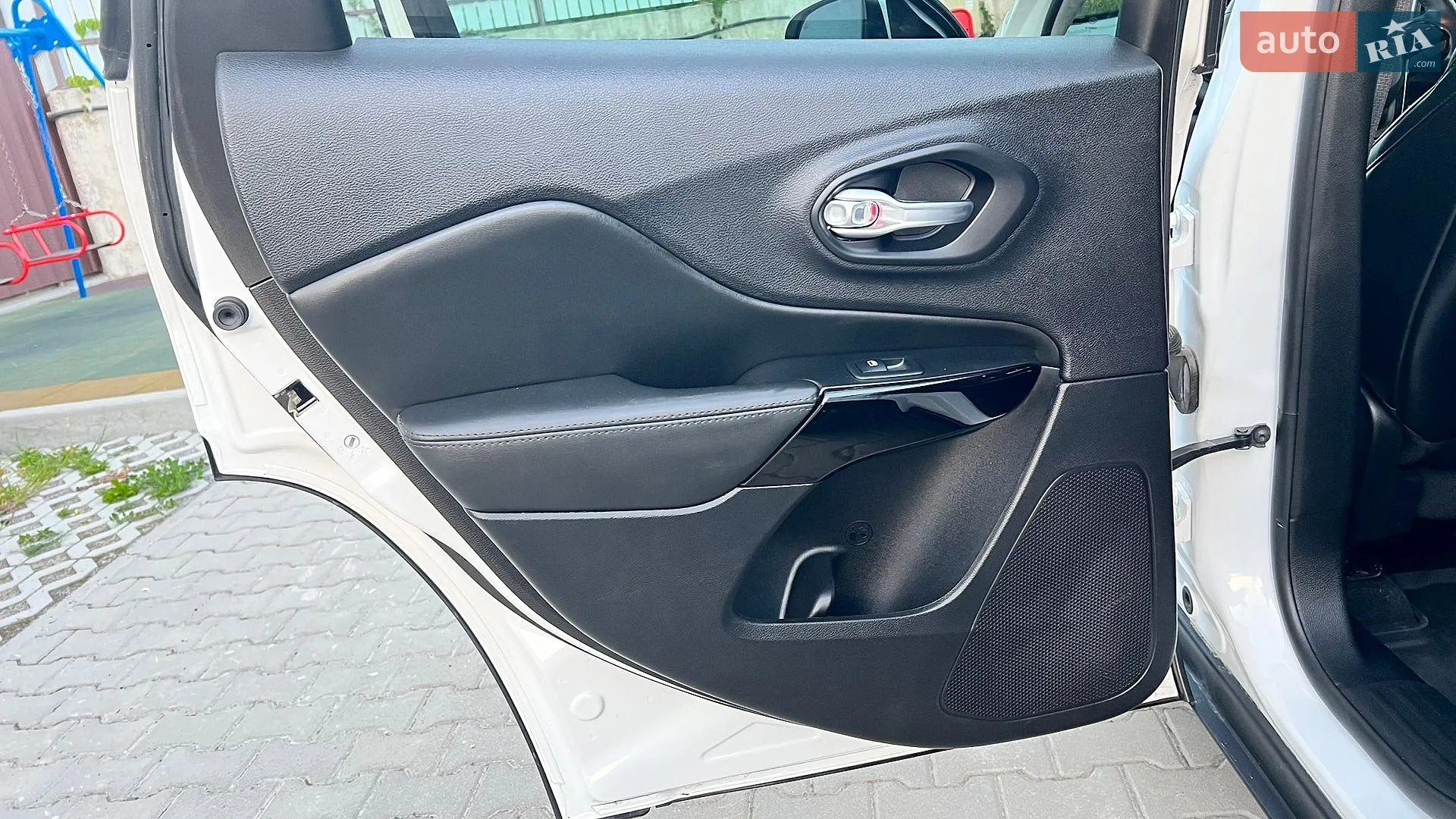 2020 Jeep Cherokee - мініатюра 18