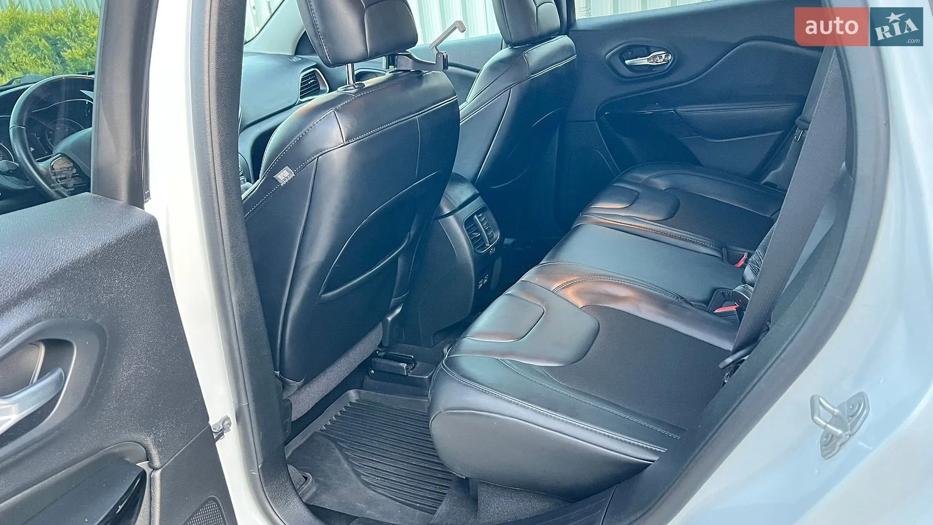 2020 Jeep Cherokee - мініатюра 19