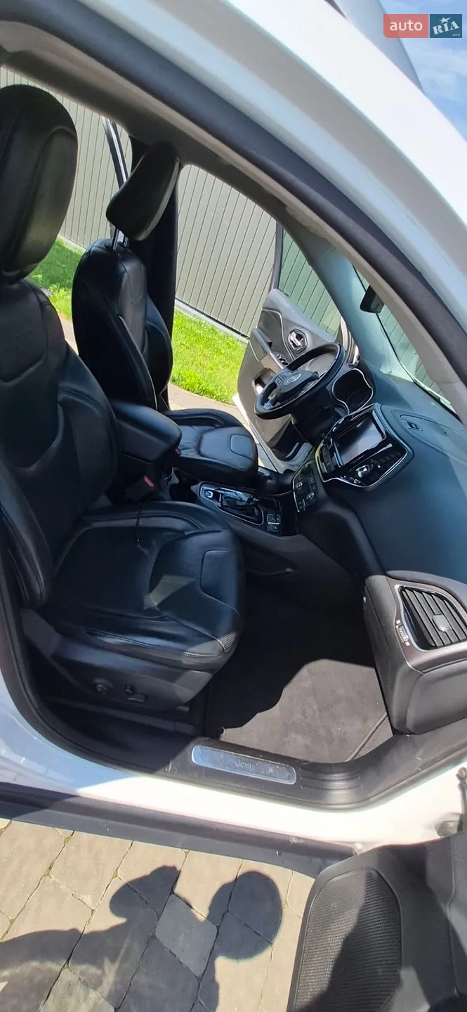 2018 Jeep Cherokee - мініатюра 28