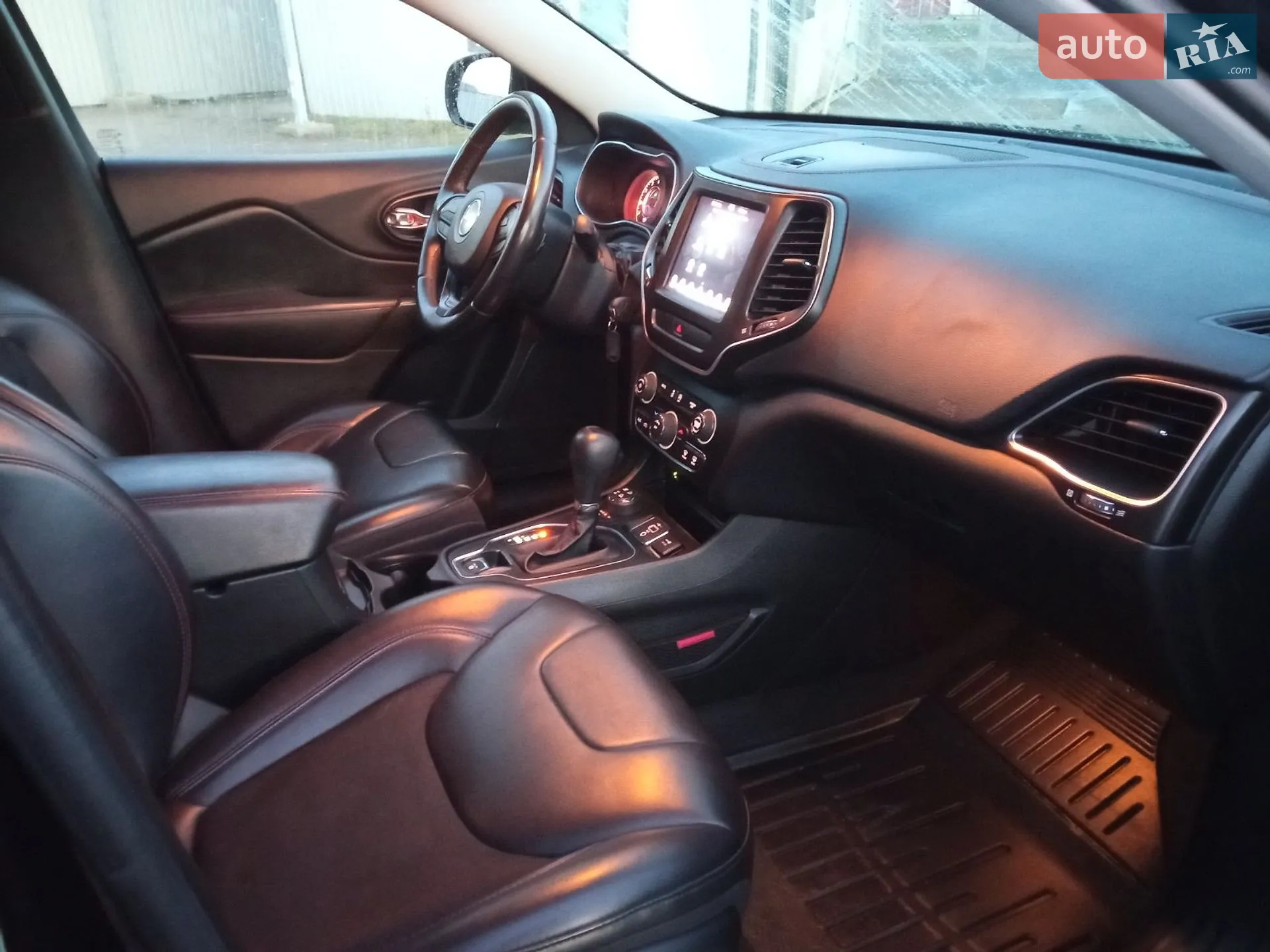 2019 Jeep Cherokee - мініатюра 41