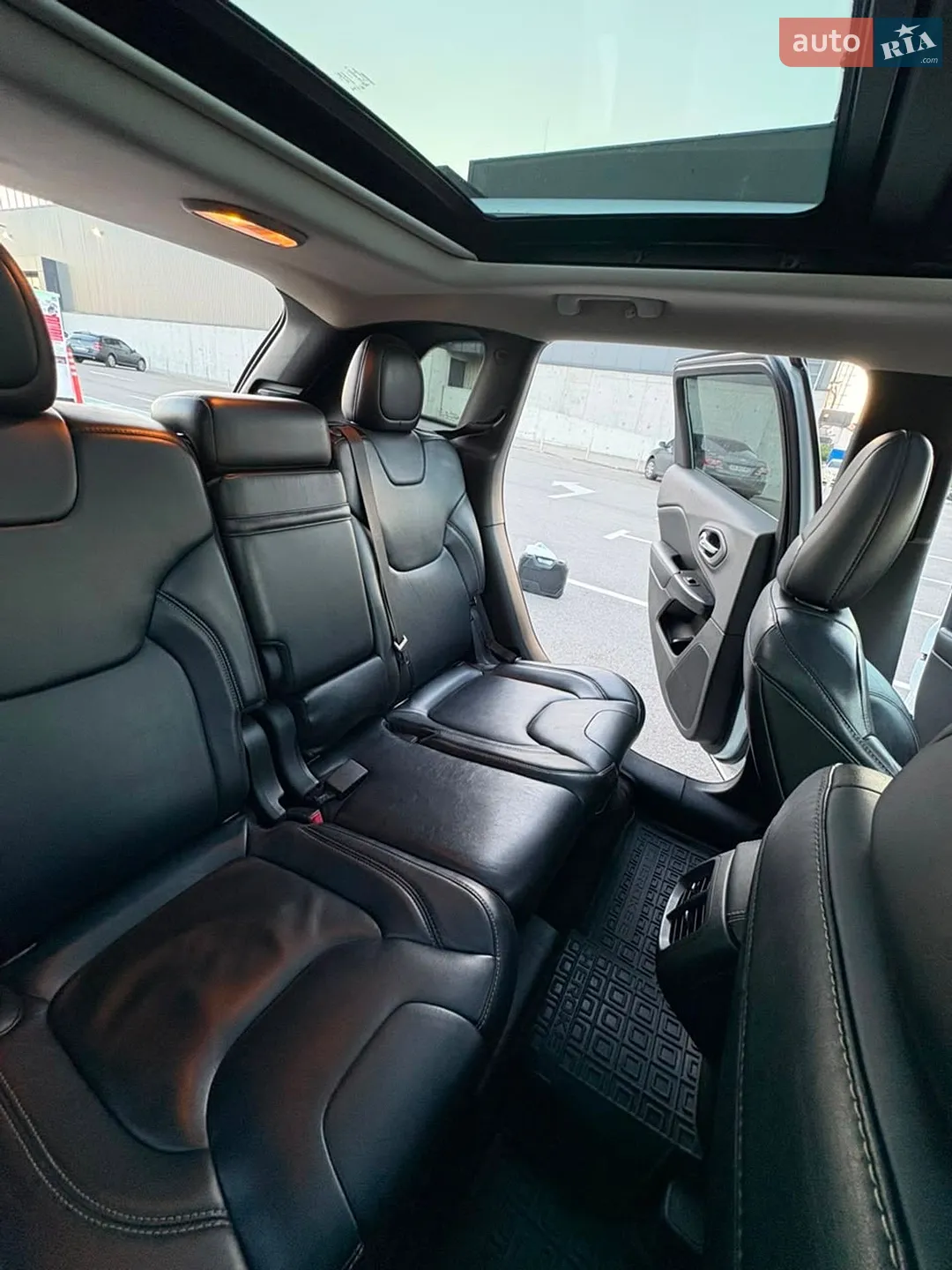 2013 Jeep Cherokee - мініатюра 18