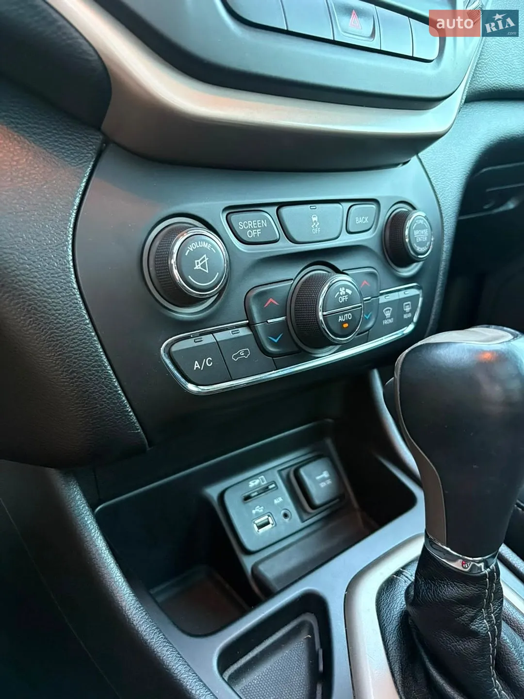 2013 Jeep Cherokee - мініатюра 28