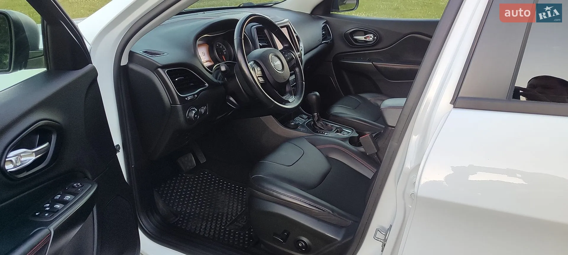 2020 Jeep Cherokee - мініатюра 9