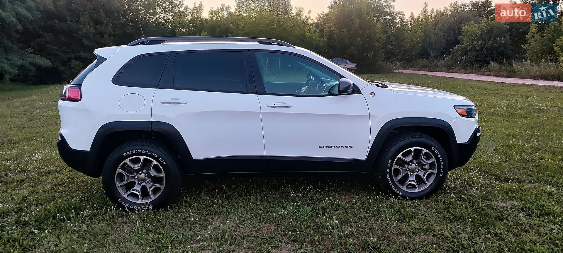 2020 Jeep Cherokee - мініатюра 35
