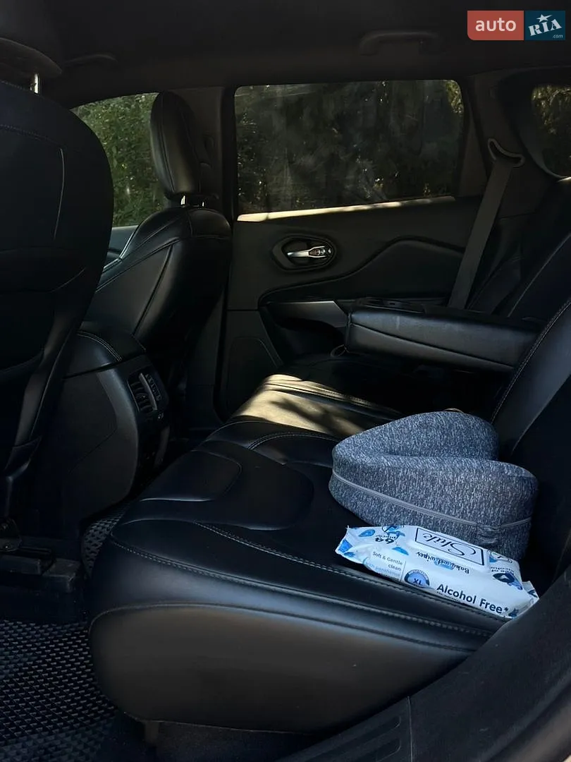 2019 Jeep Cherokee - мініатюра 12