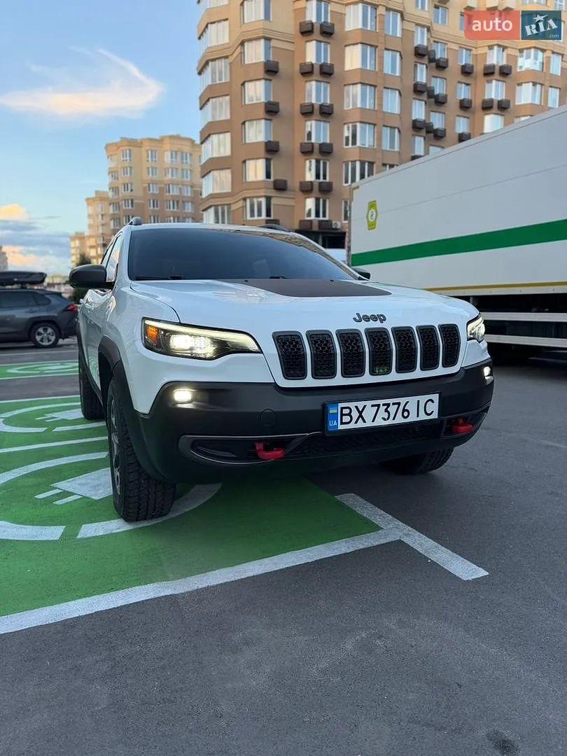 2020 Jeep Cherokee - мініатюра 3