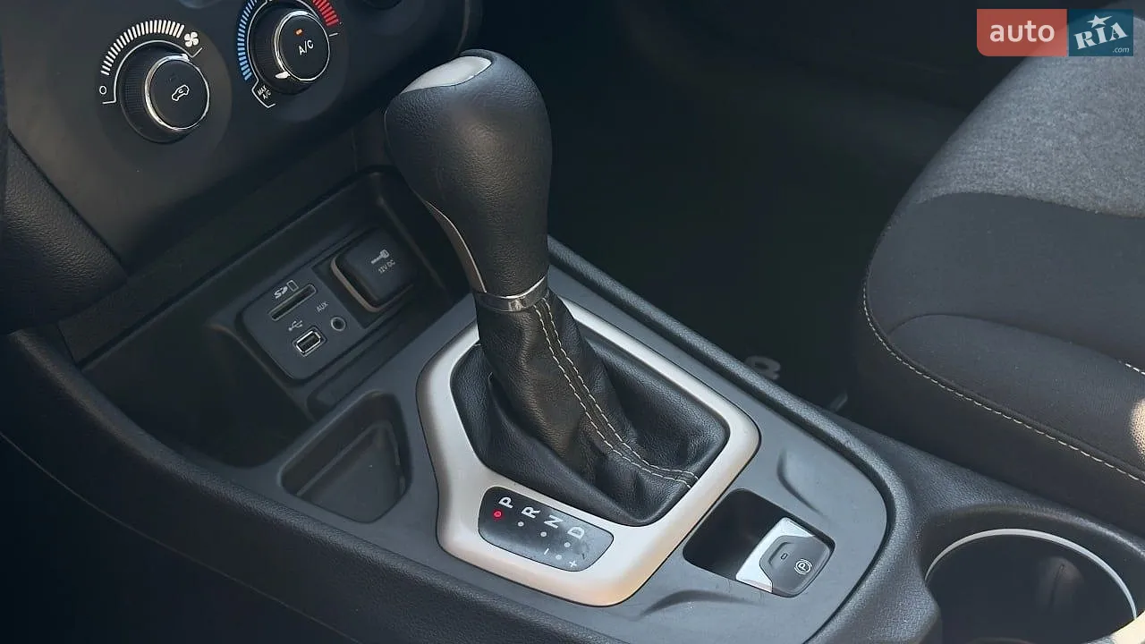 2015 Jeep Cherokee - мініатюра 15