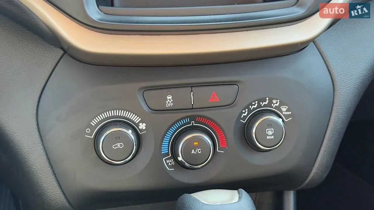2015 Jeep Cherokee - мініатюра 16