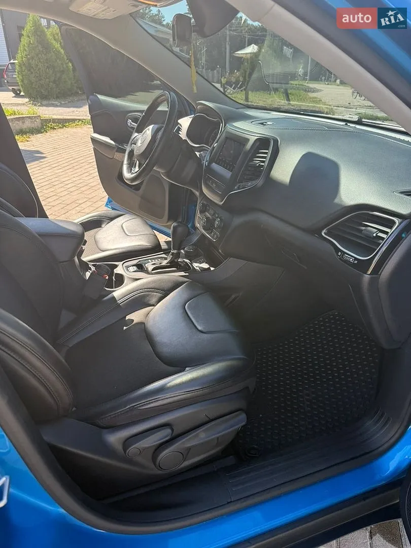 Jeep Cherokee 2019 VIN 1C4PJMLBXLD536919 фото оголошення 16 з 31