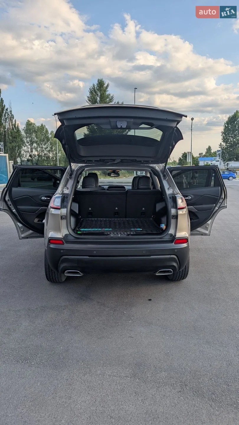2020 Jeep Cherokee - мініатюра 4