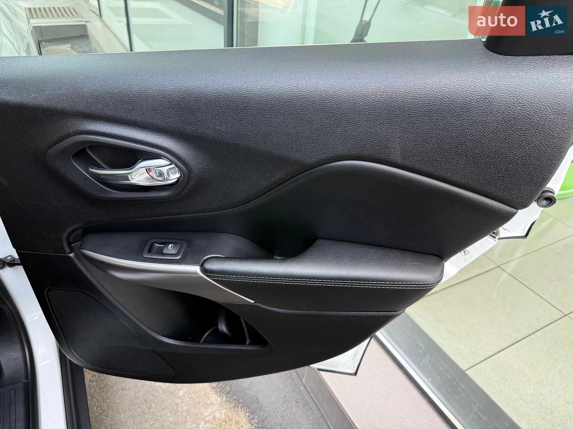 2021 Jeep Cherokee - мініатюра 21