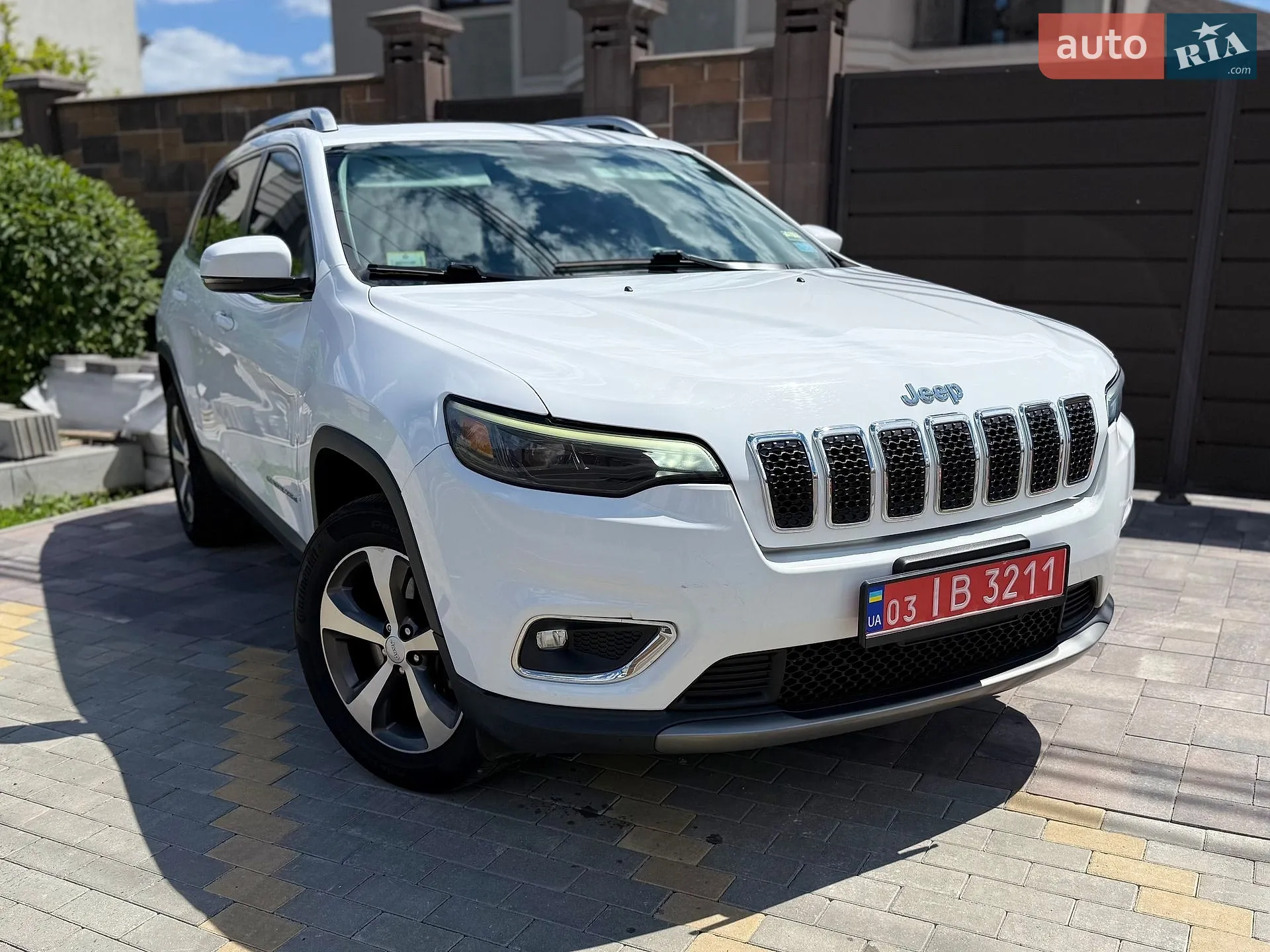2020 Jeep Cherokee - мініатюра 3