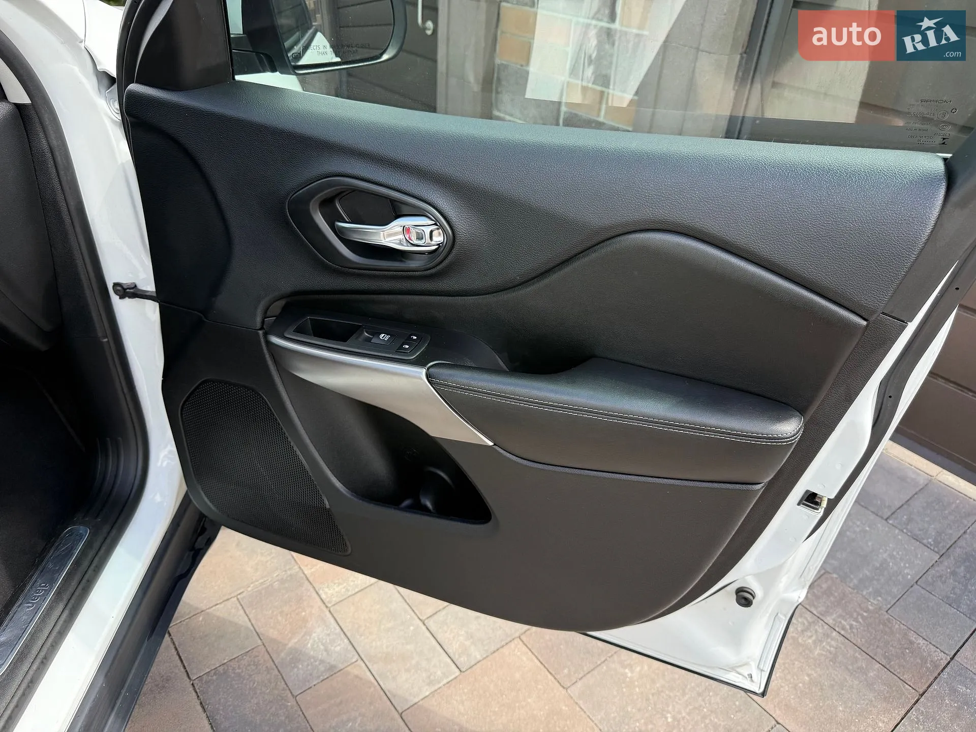 2020 Jeep Cherokee - мініатюра 49