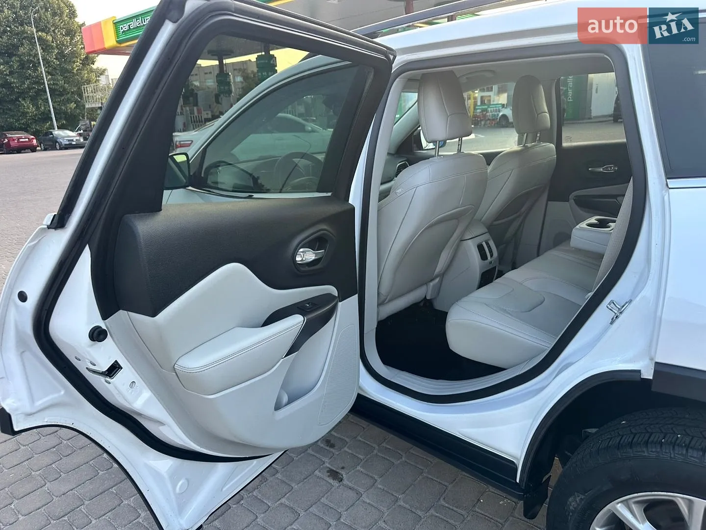 2022 Jeep Cherokee - мініатюра 43