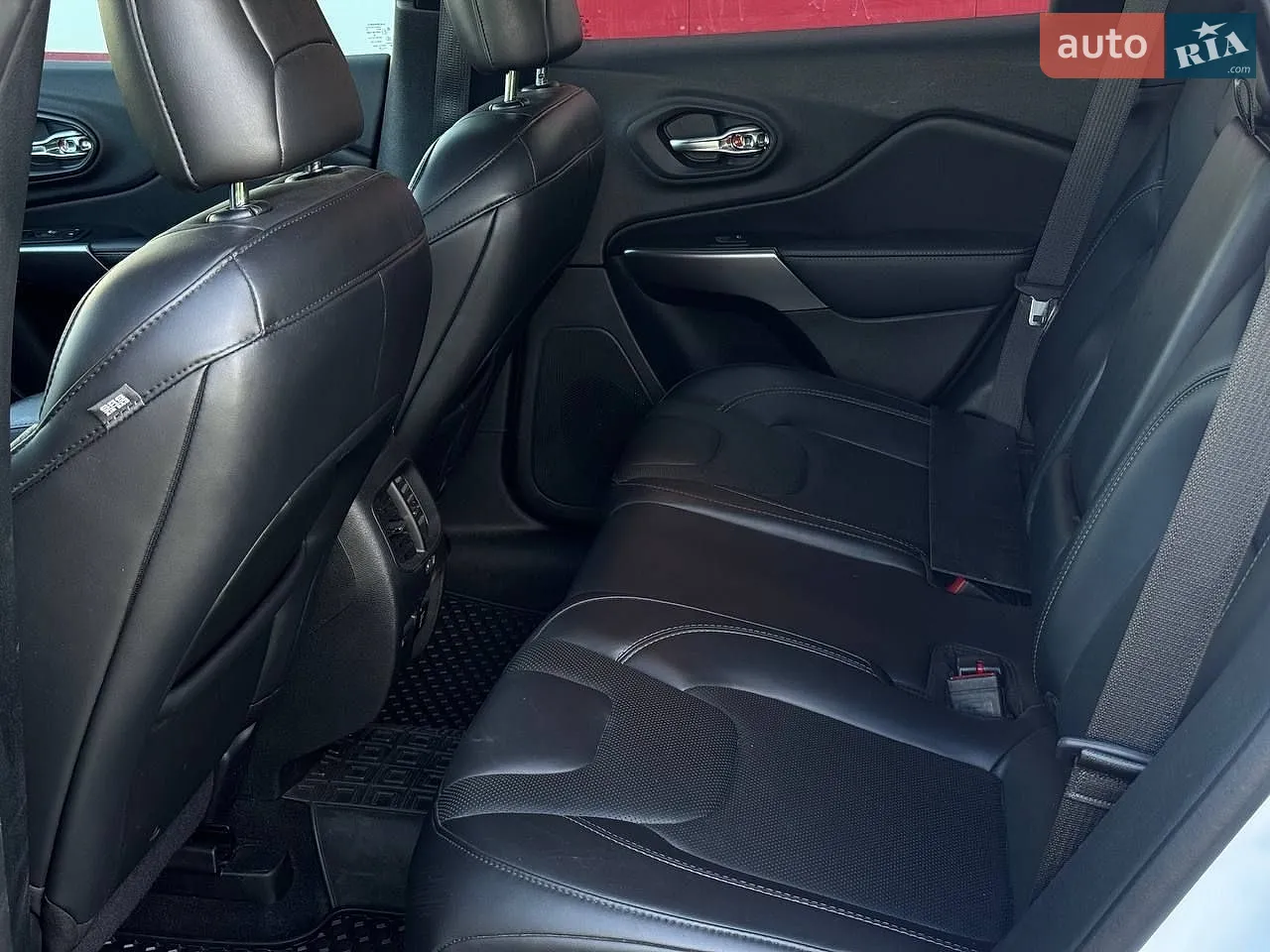 2020 Jeep Cherokee - мініатюра 9